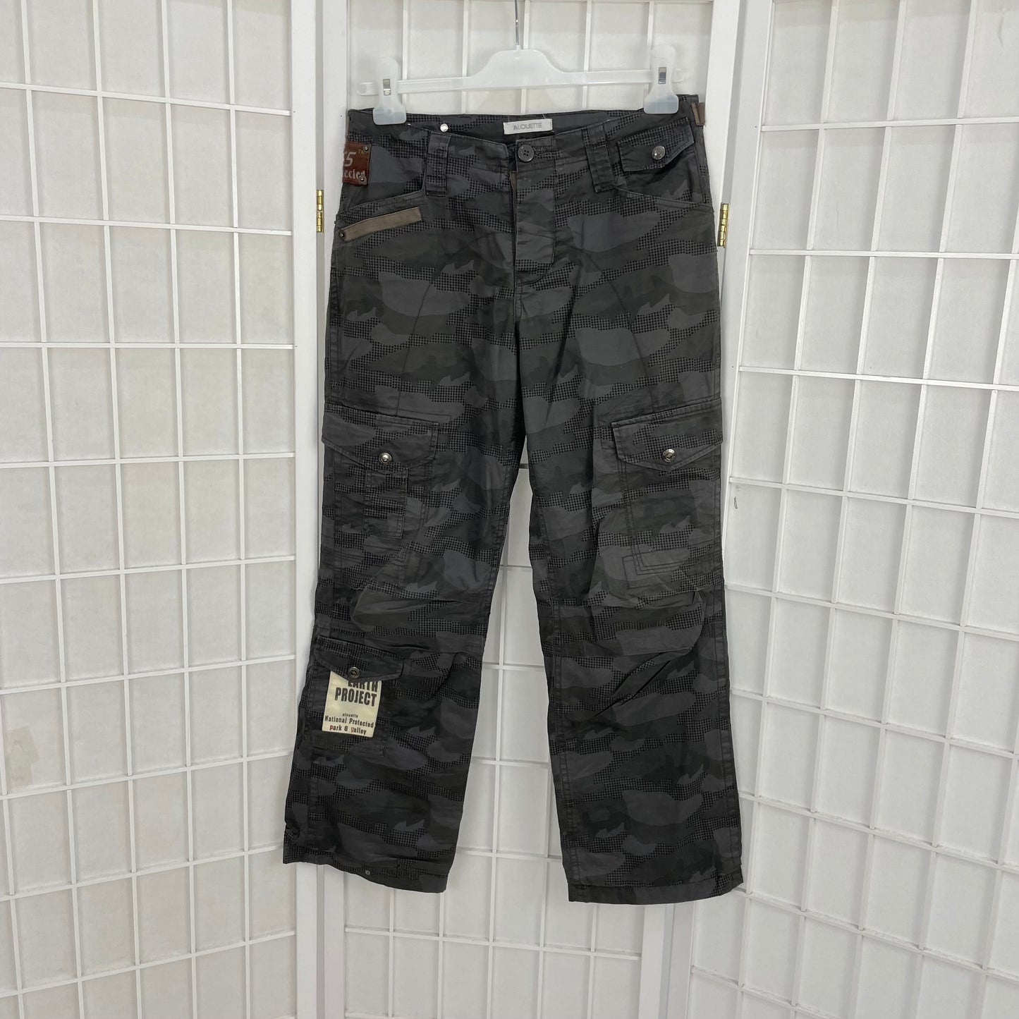 INSTA BADDIE DROP | XS grey patterned trousers