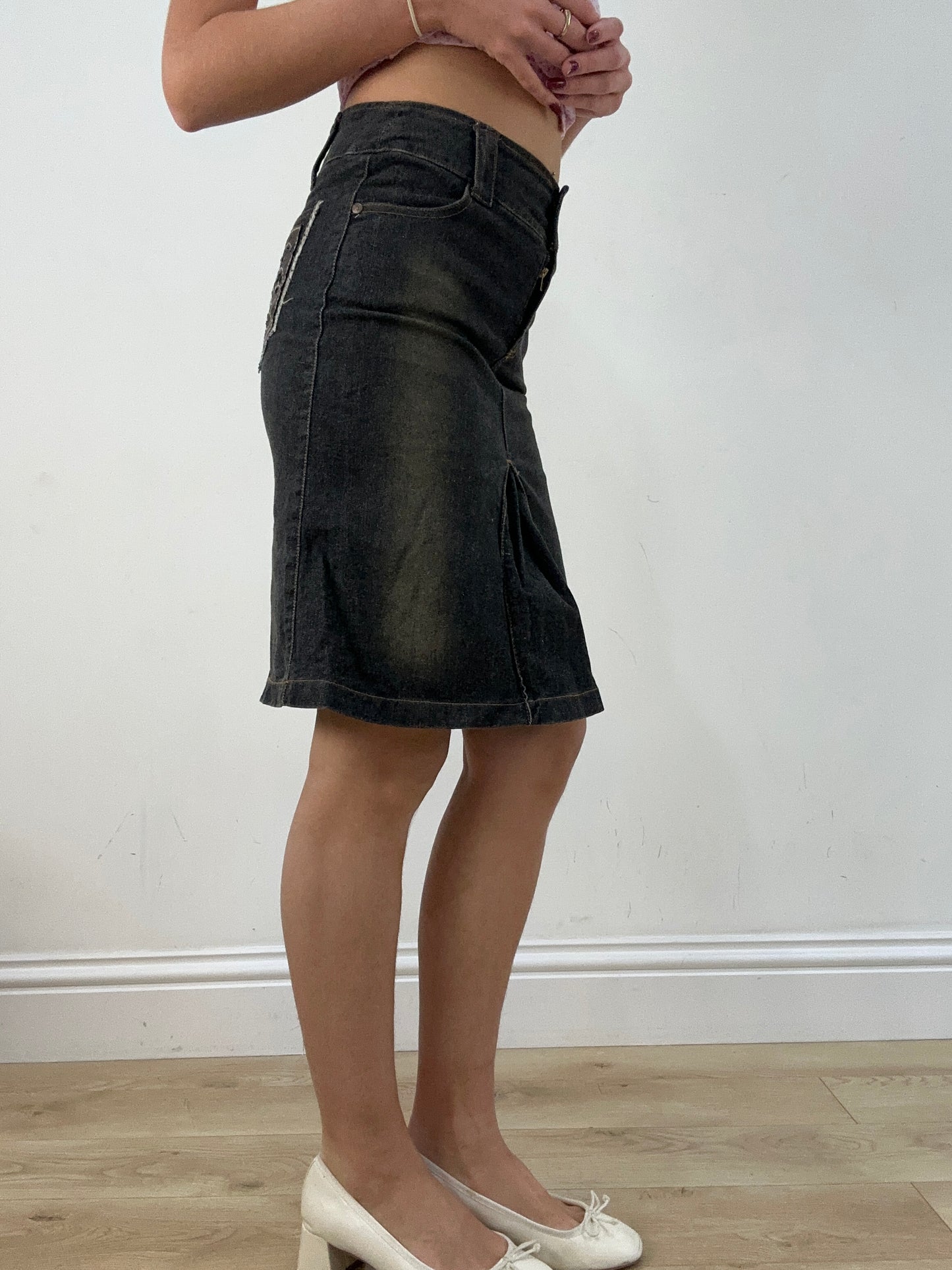 BEST PICKS | small black denim midi skirt