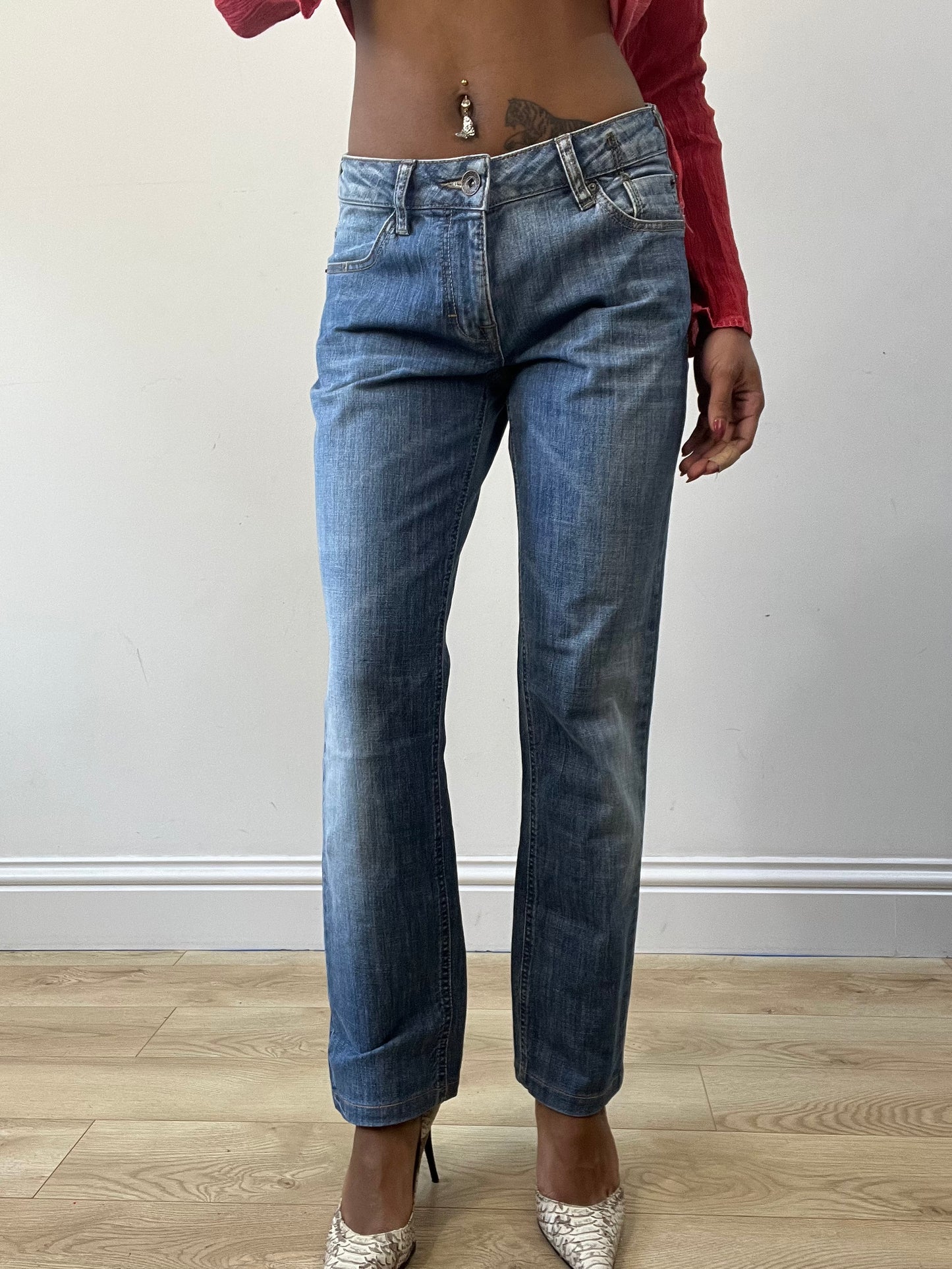 BEST PICKS | medium blue denim jeans with embroidered pockets