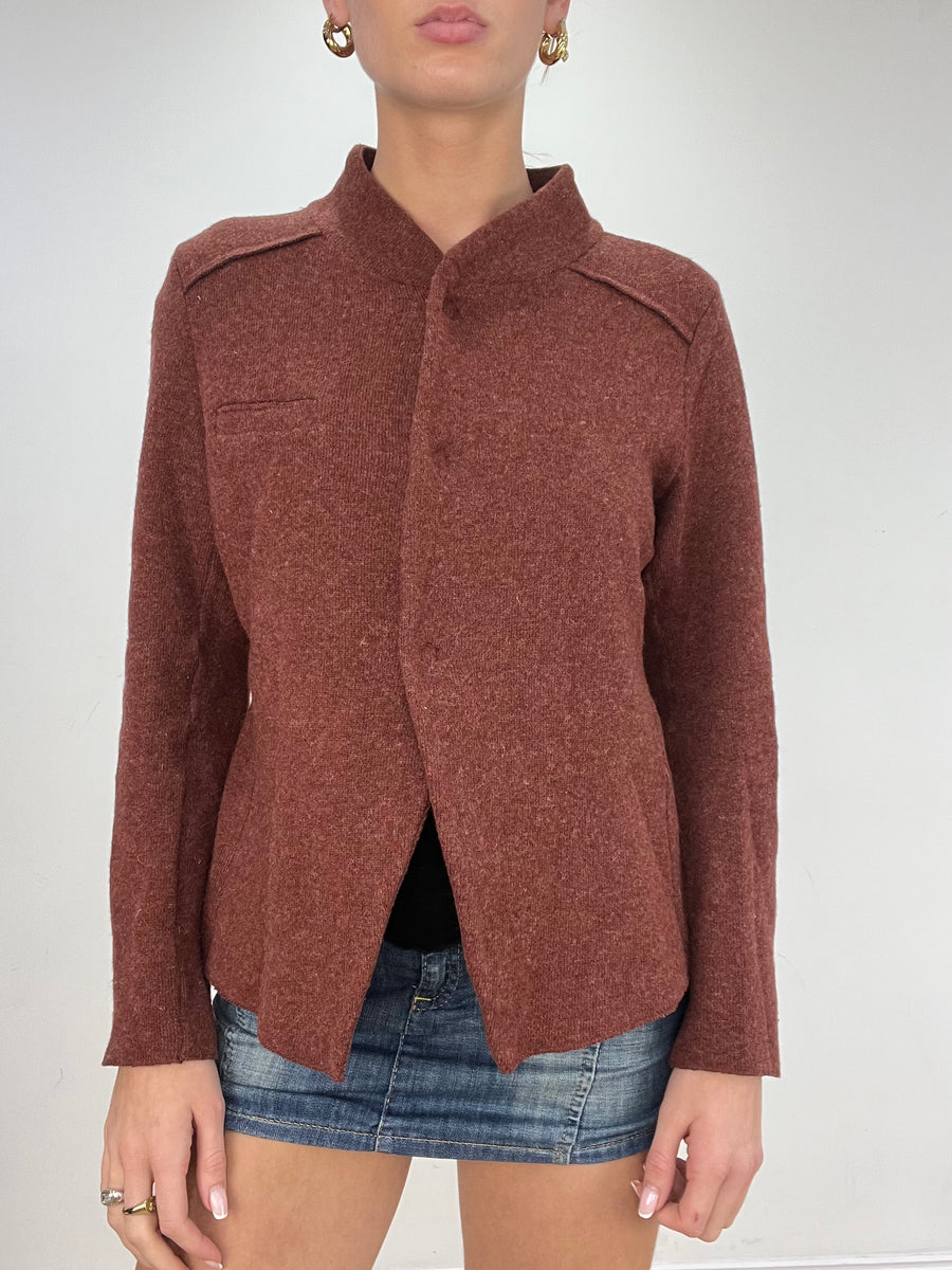 💻 vintage edit five | Bolo vermelho para baixo na camisa