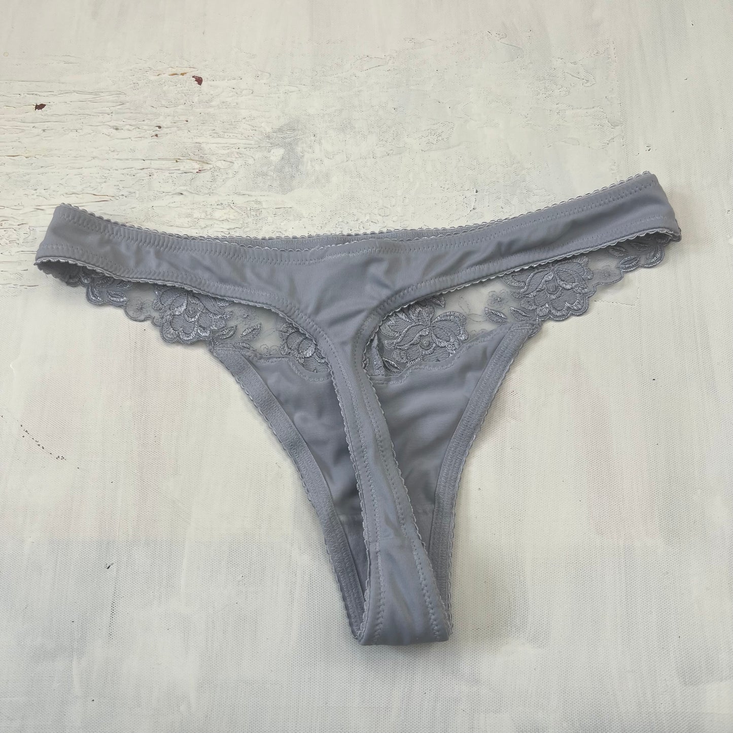 PROM SEASON DROP | small lilac triumph thong