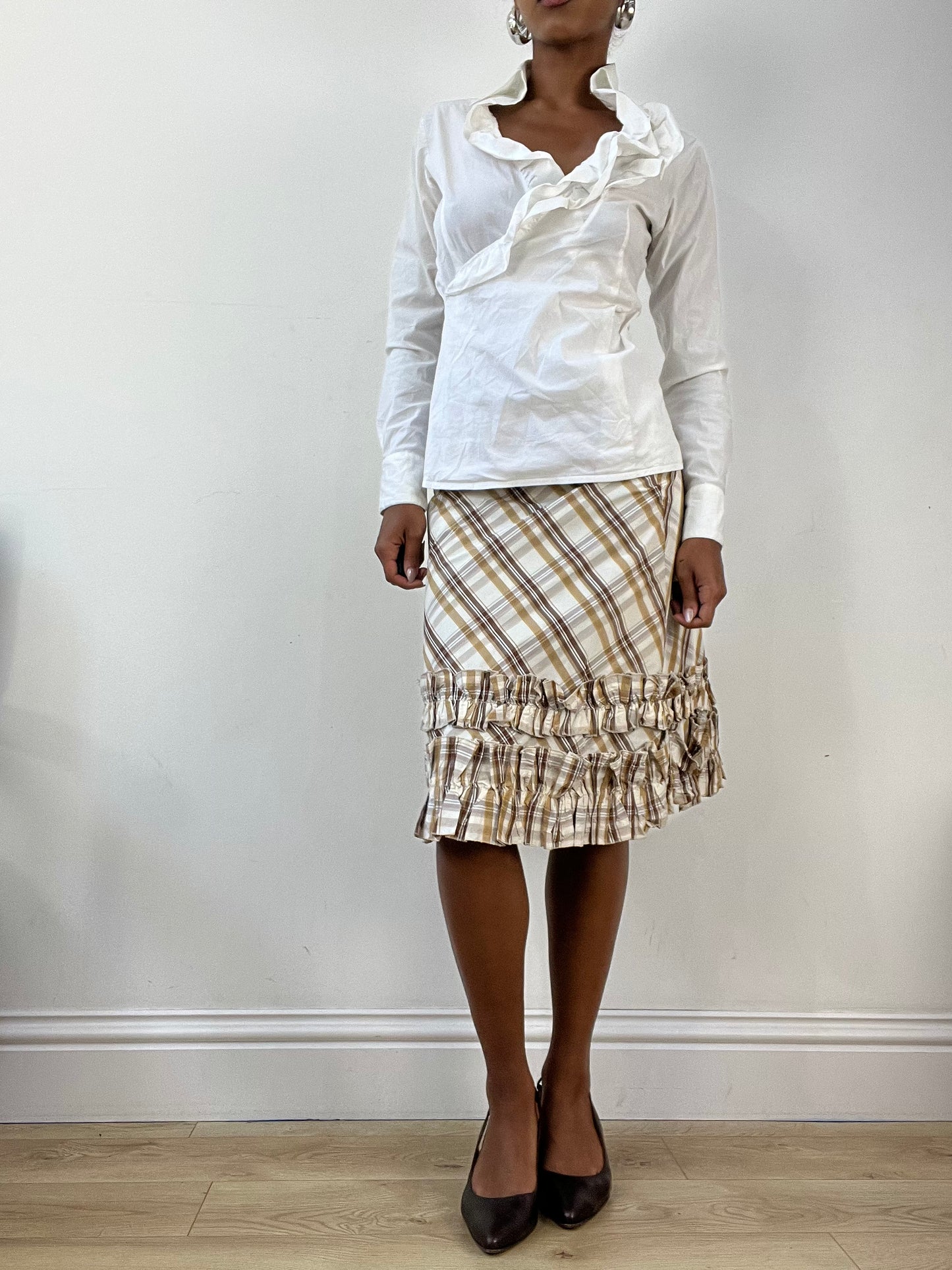 AUTUMN EDIT | small white and brown plaid midi skirt with ruffle hem