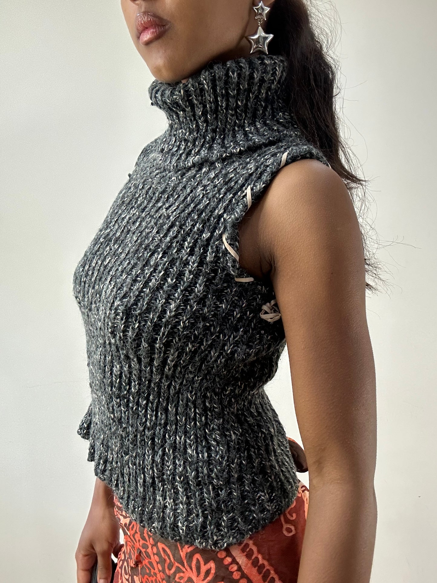 BEST PICKS | extra small grey chunky knit sleeveless turtleneck