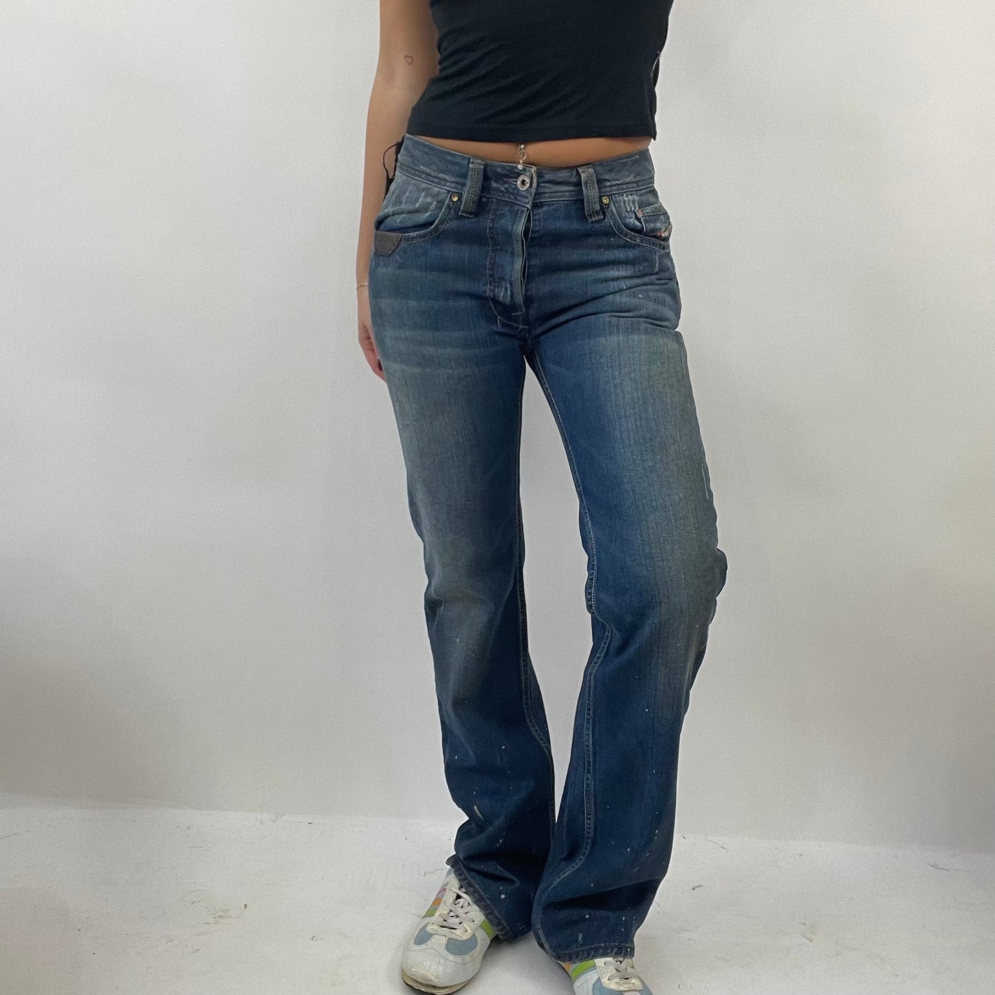 JEANS AND A NICE TOP DROP | small dark blue diesel distressed jeans