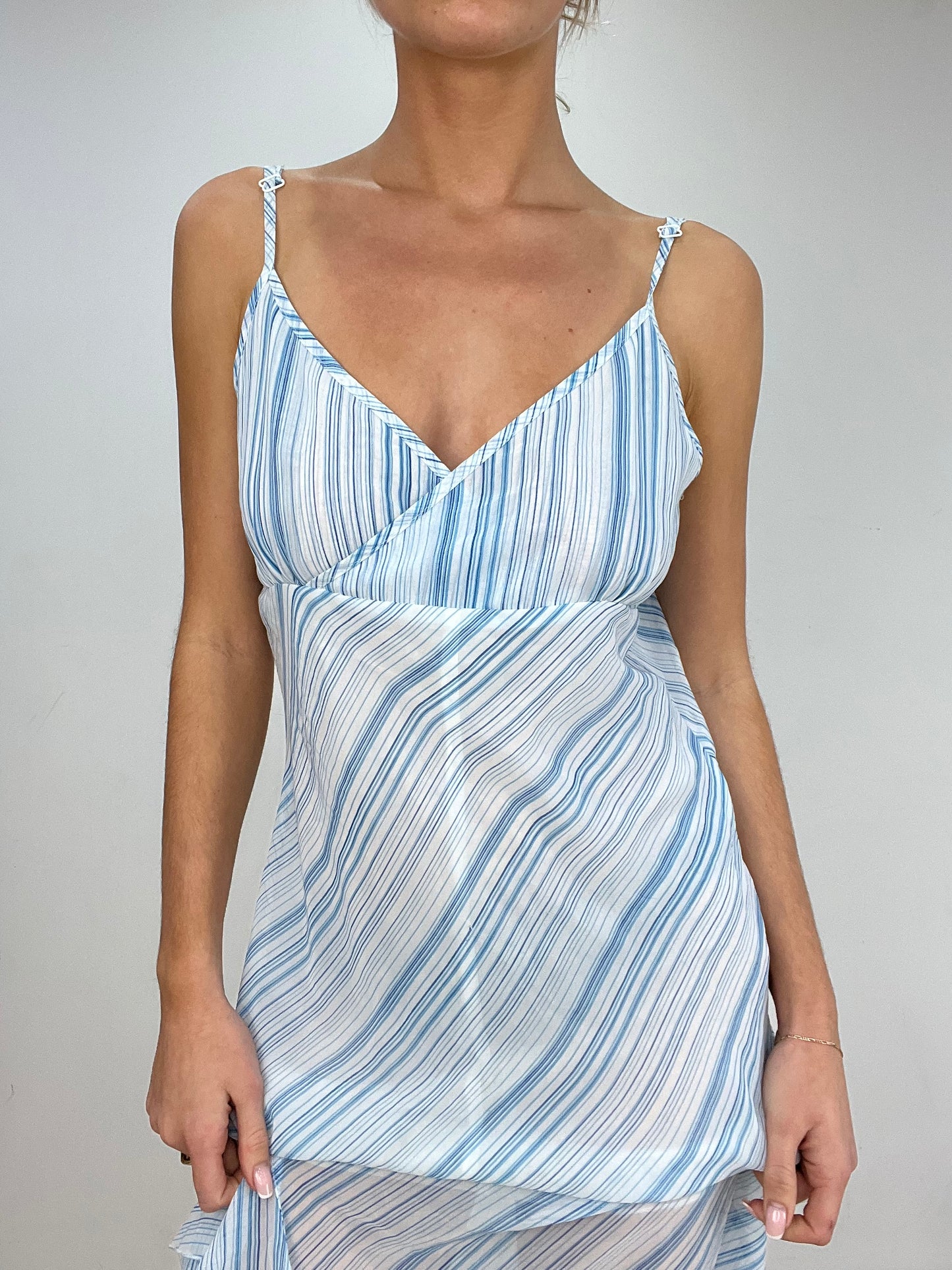 💻 vintage edit five | large white and blue striped maxi dress