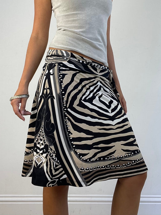 VINTAGE PICKS | small brown skirt with zebra print