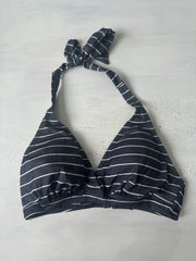 sailor drop | taille: S · couleur: bleu + blanc · article: haut de bikini · détails: rayé