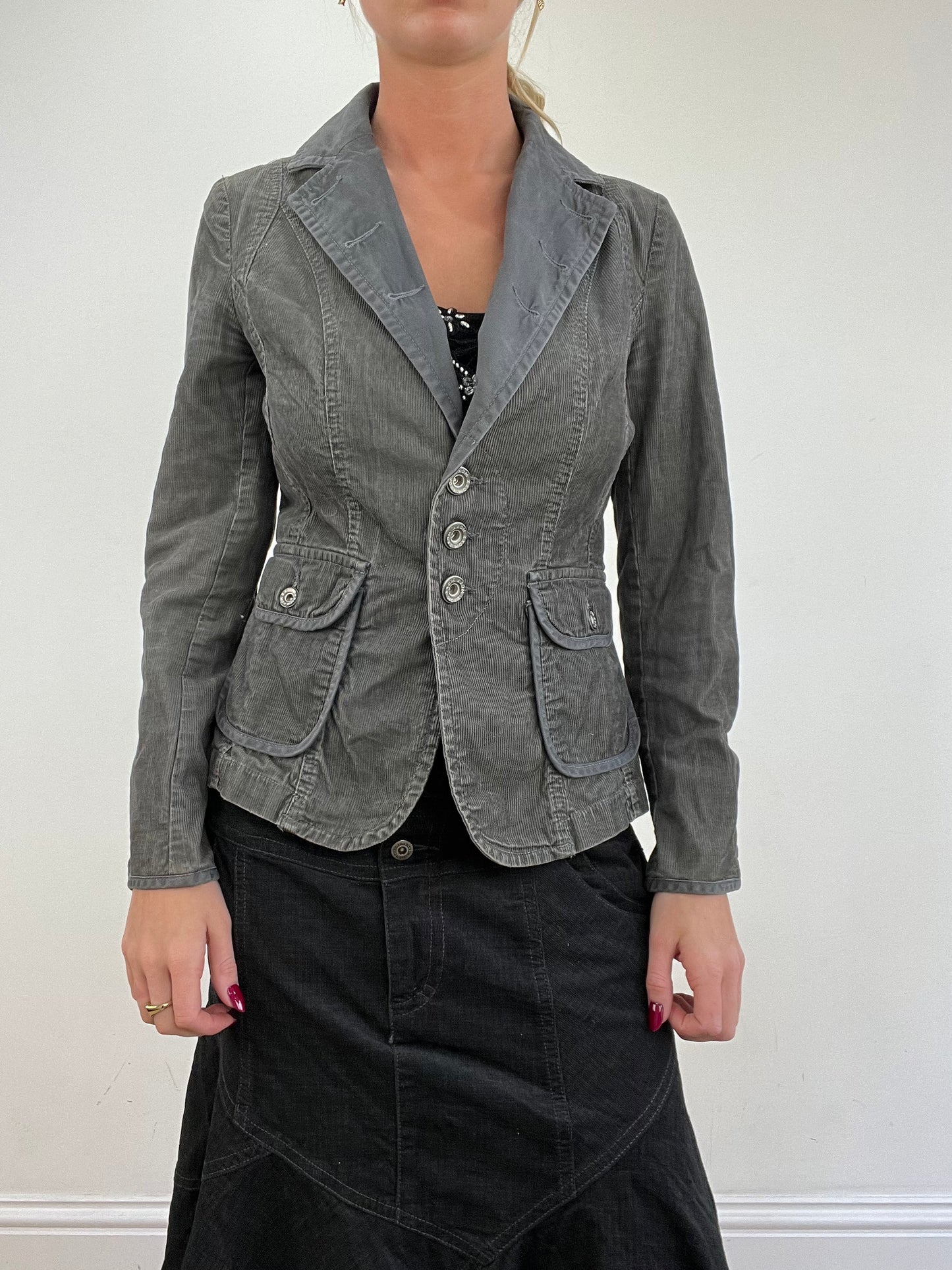 vintage edit thirteen | medium grey corduroy suit style blazer