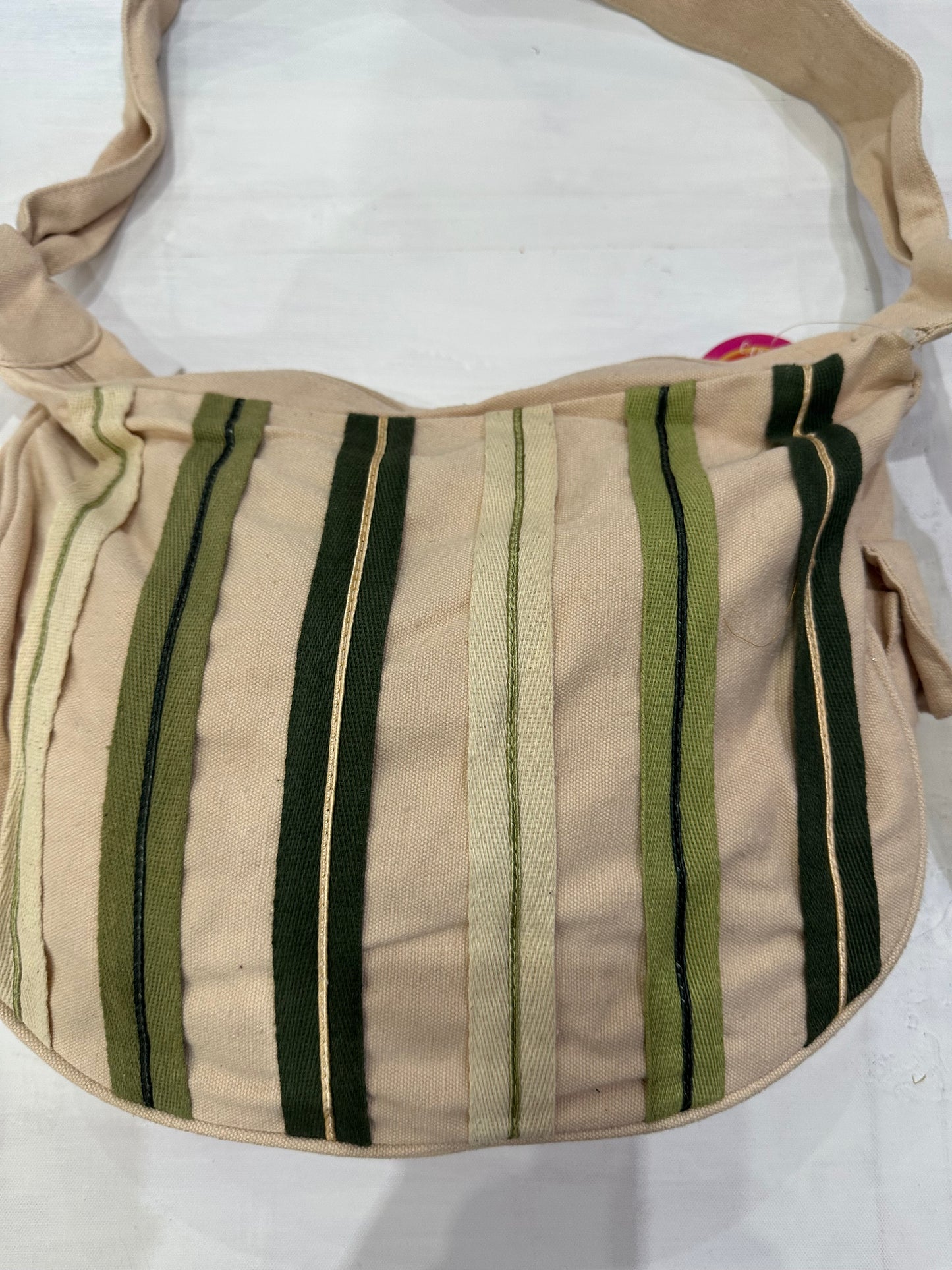 💚vintage edit thirty-five | cream and green slouchy shoulder bag