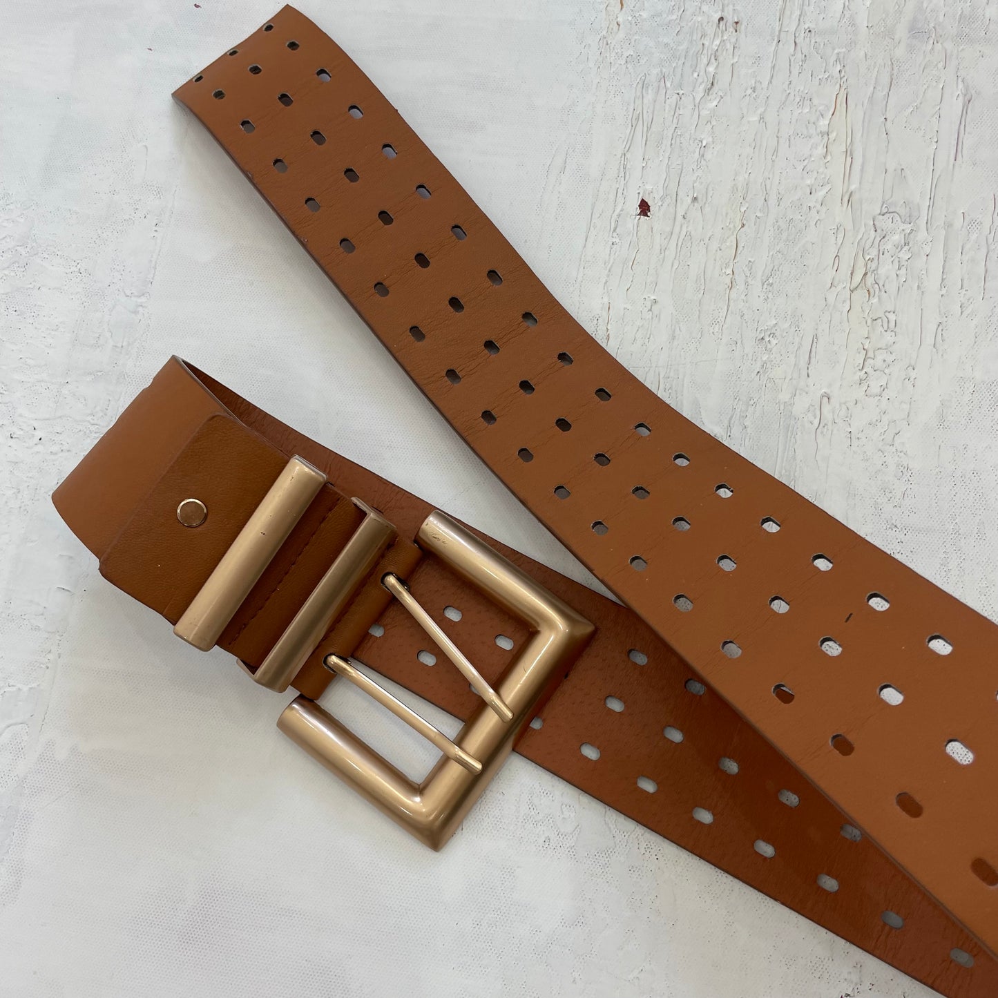 POSH AND BECKS DROP | brown belt with holes detail