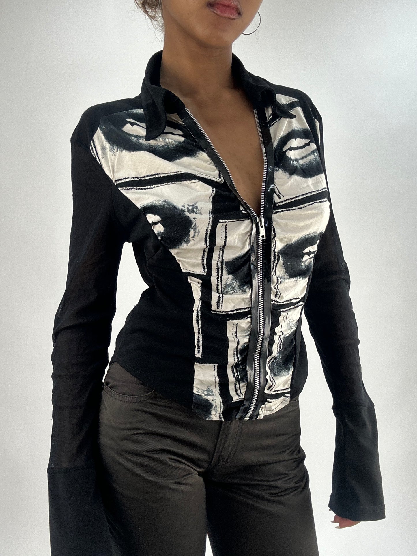 vintage edit thirty-five | small black graphic zip up top