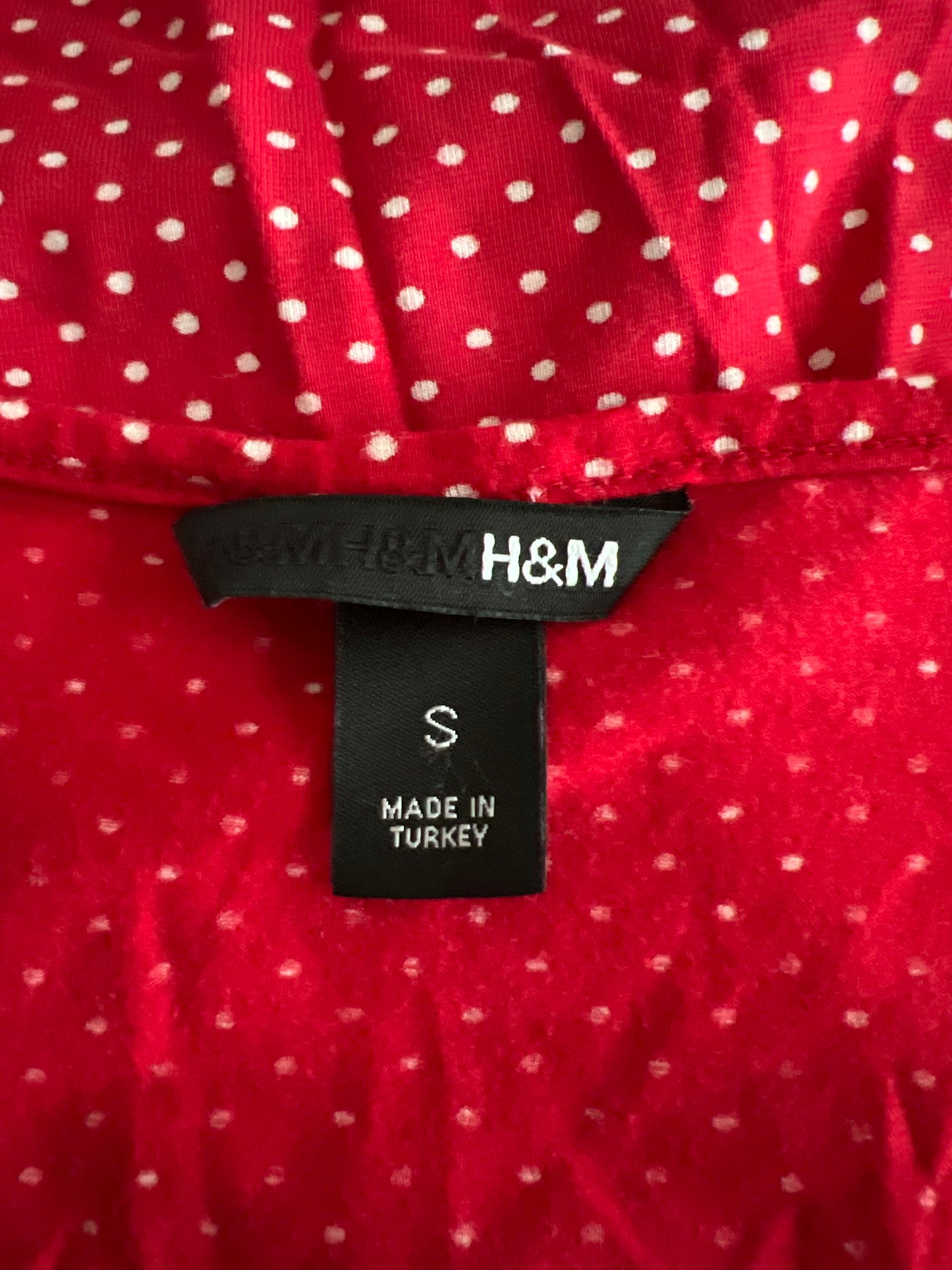 gilmore girls | small red old label H&M crochet sleeveless top