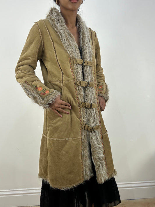 💚 HIPPY CHIC DROP | large tan afghan coat with embroidered arms