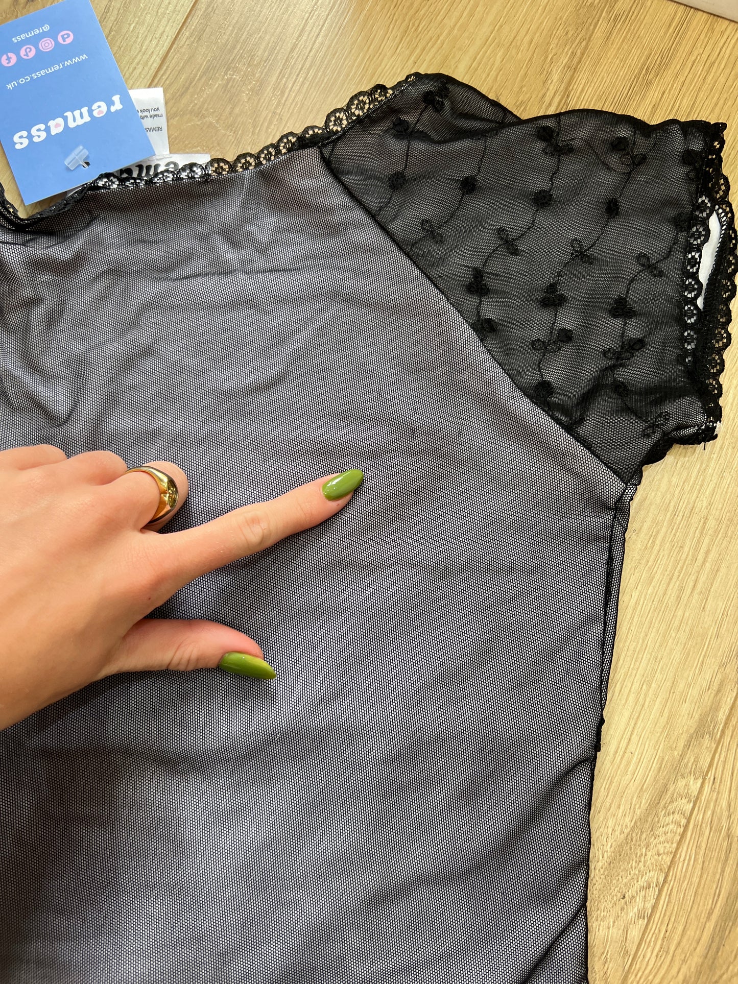 #318 SAMPLE SALE | extra small black maria top
