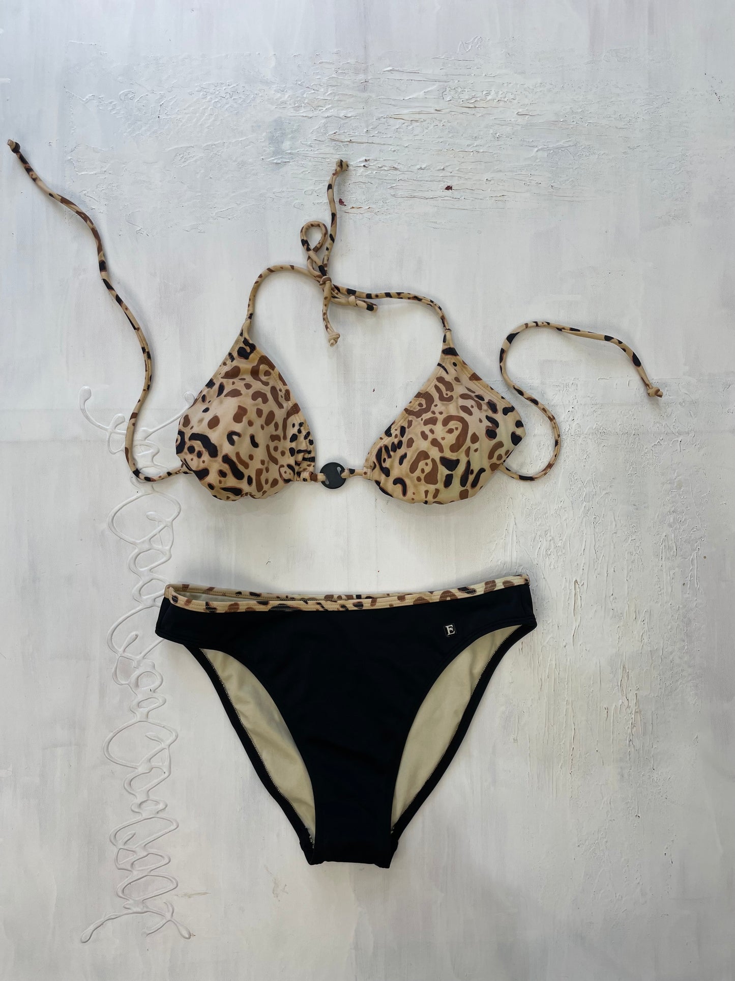 VINTAGE PICKS | medium tan leopard print bikini set