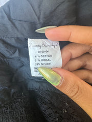wag drop | pequeño chaleco negro de encaje