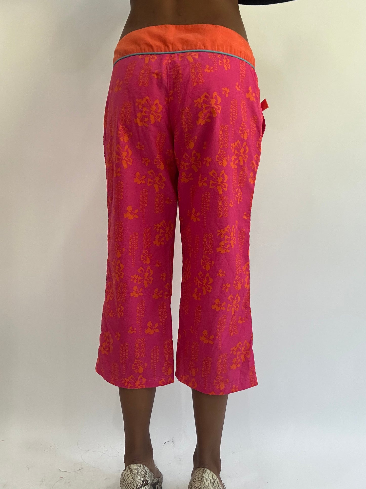 beach drop | medium pink lace up capri shorts