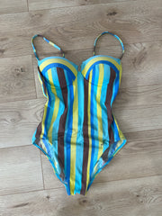 SATC drop | taille: S · couleur: bleu + jaune · article: maillot de bain · détails: rayé
