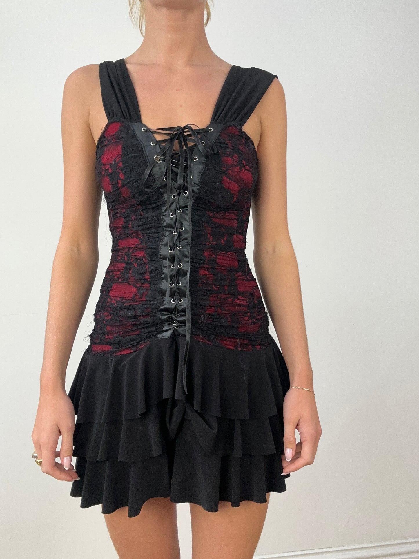 💻HALLOWEEN | small back and red corset style dress