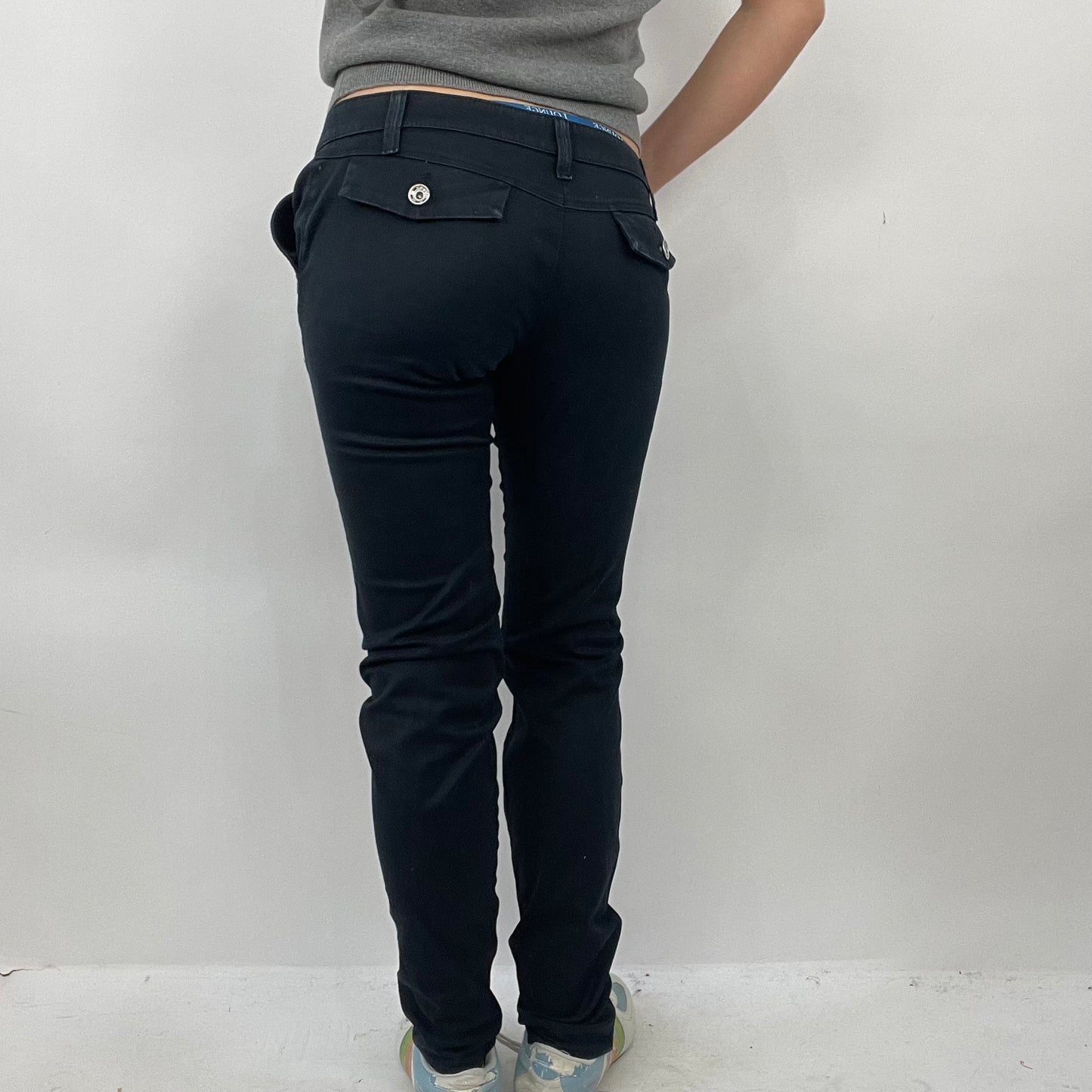 QUIET LUXURY DROP | small black miss sixty jeans with zip detail