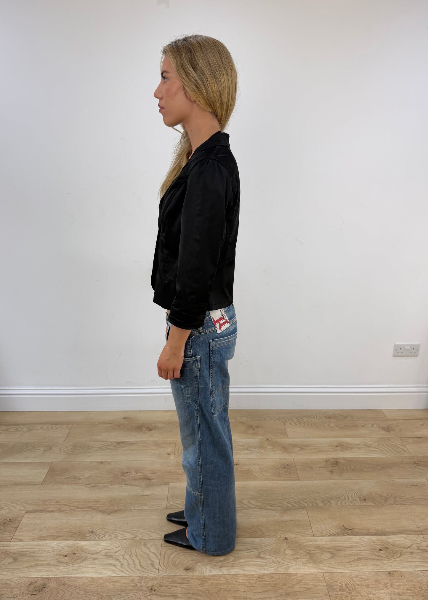 medium black 3/4 length blazer