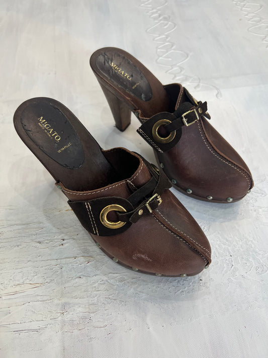 ⭐️vintage edit twelve | brown real leather closed toe mules
