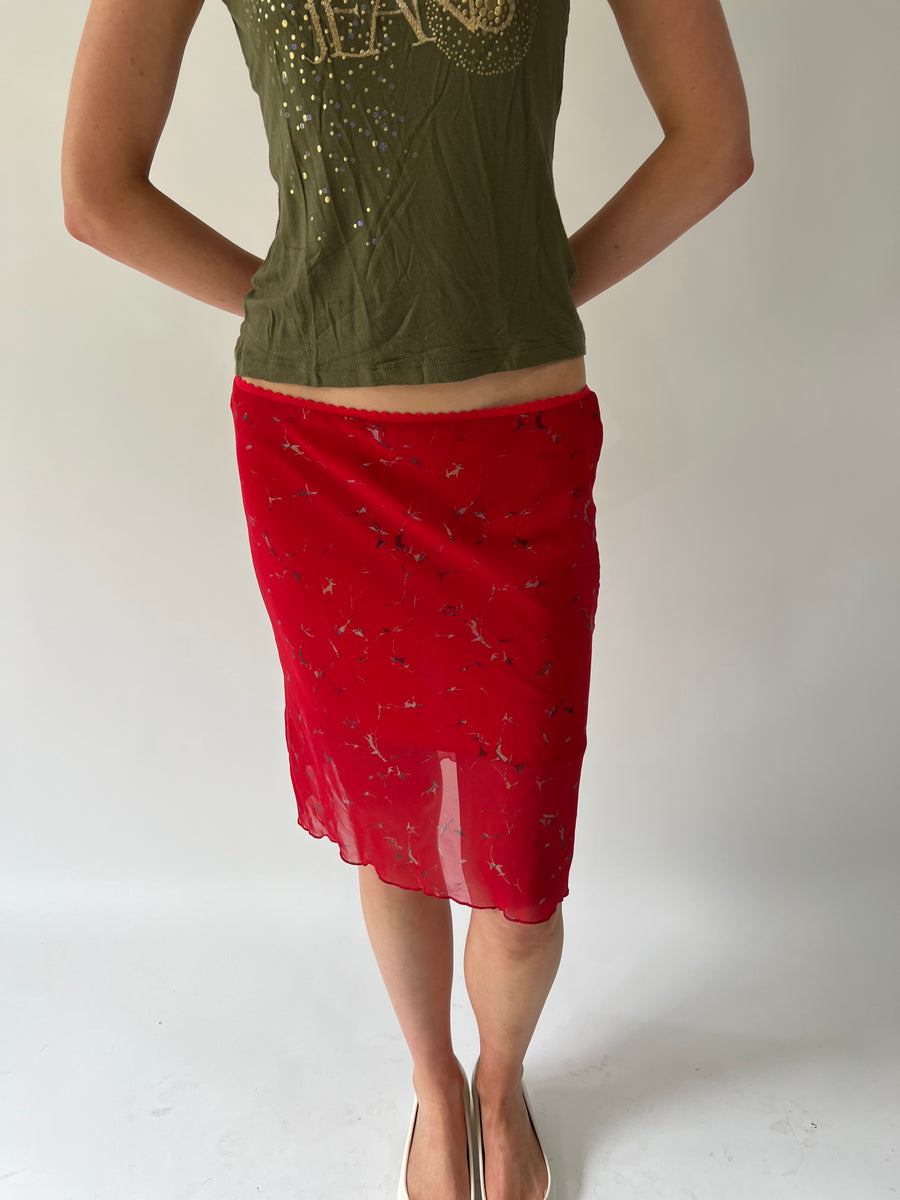 SATC drop | taille: M · couleur: rouge · matière: résille · article: jupe · détails: superposé + longueur midi