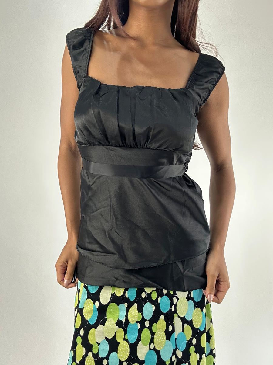 WINTER FAVOURITES | taille: M · couleur: noir · article: haut · détails: style milkmaid