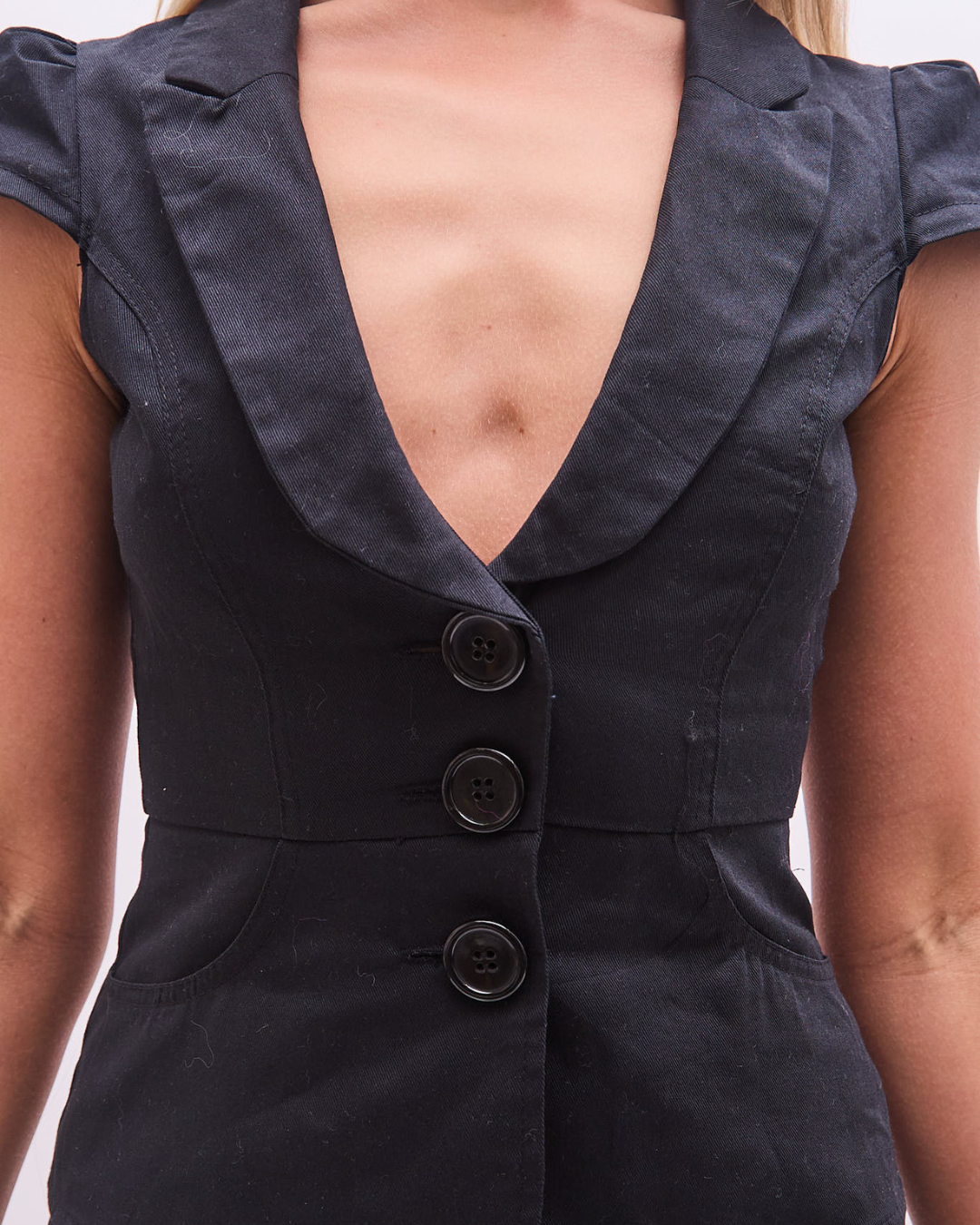 the penelope pea top in black