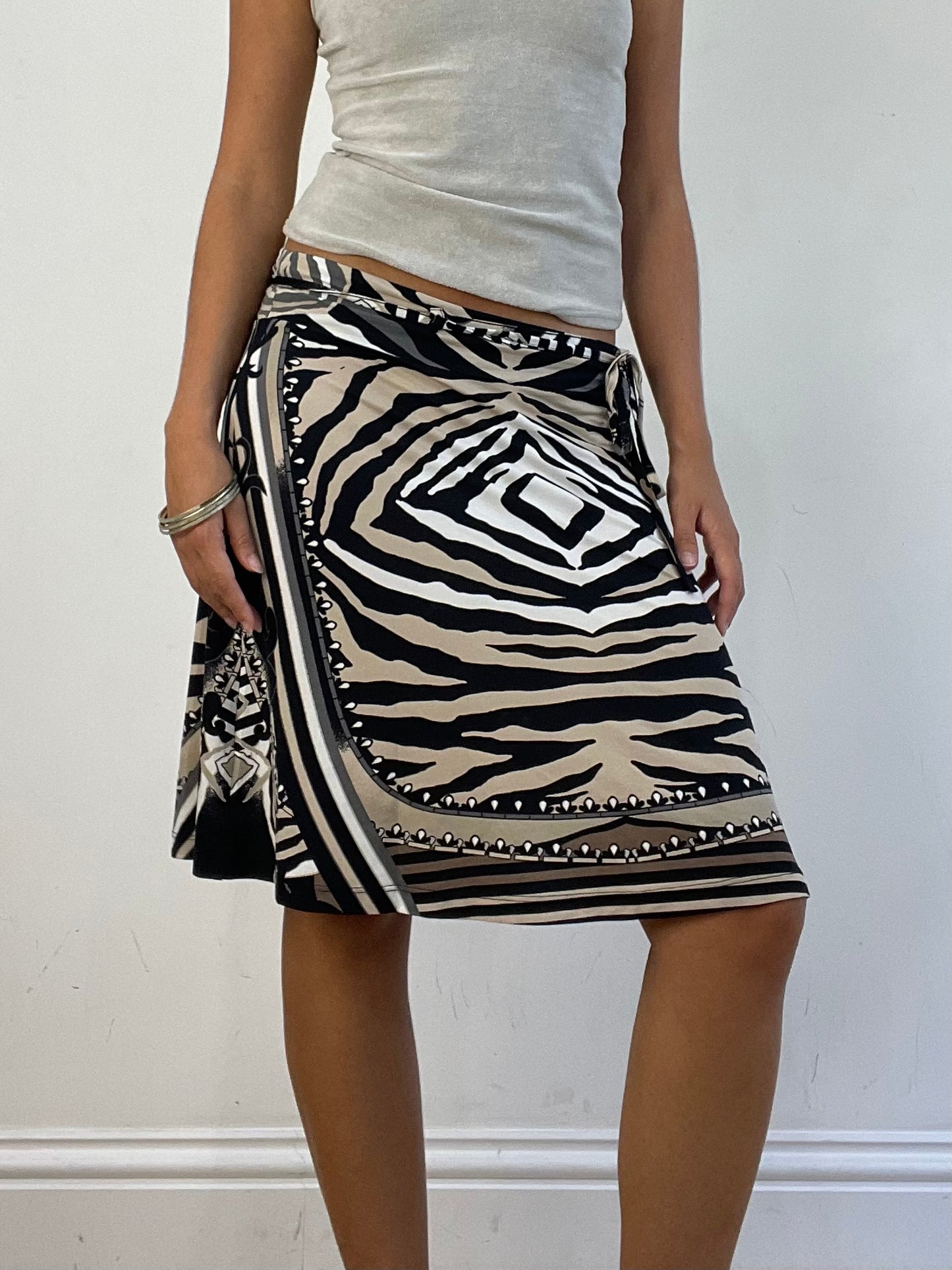 VINTAGE PICKS | small brown skirt with zebra print