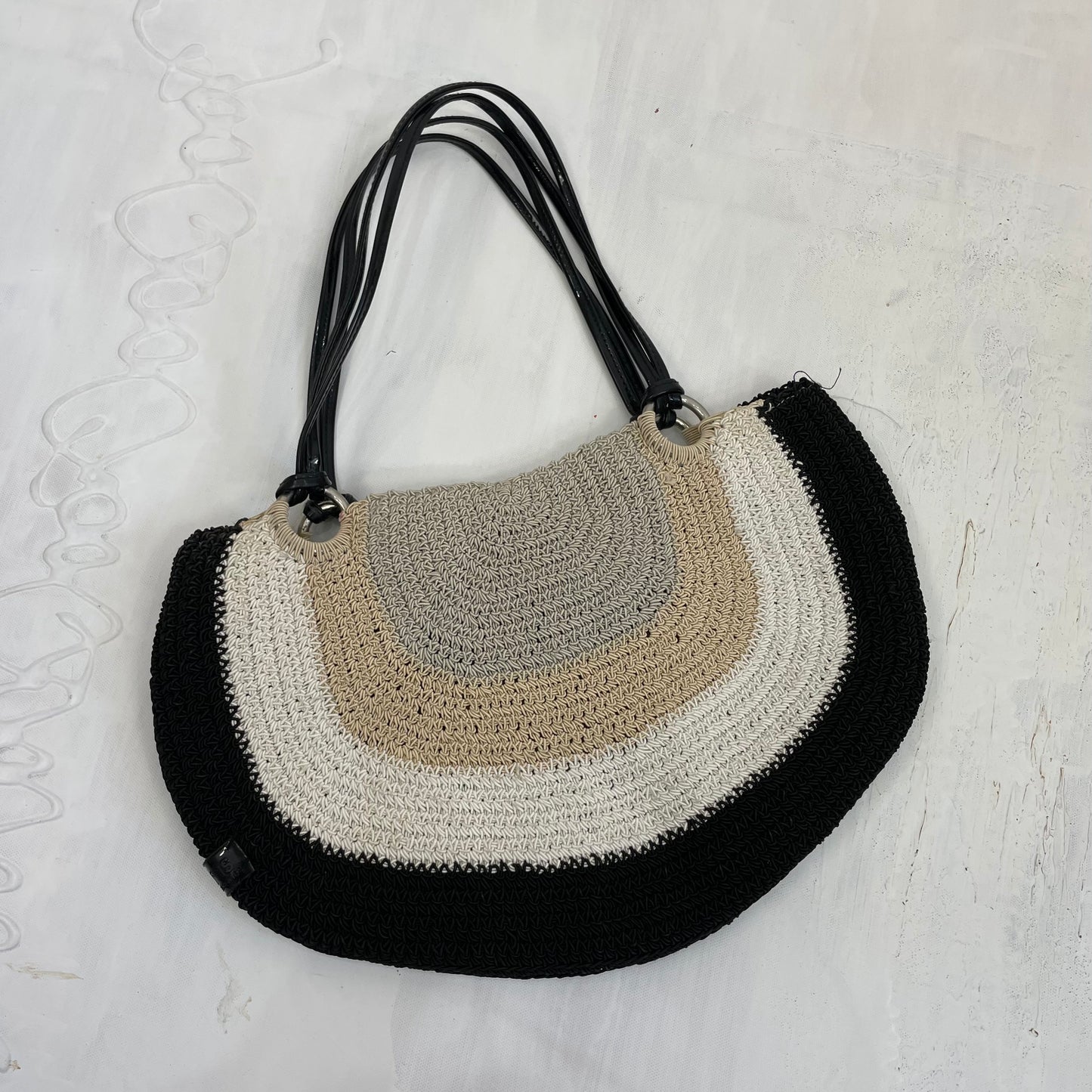JEANS AND A NICE TOP DROP | black gradient woven shoulder bag