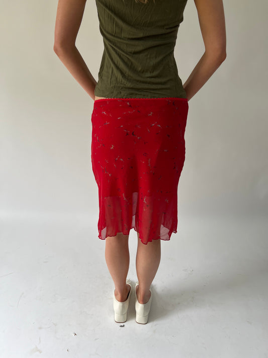 SATC drop | taille: M · couleur: rouge · matière: résille · article: jupe · détails: superposé + longueur midi