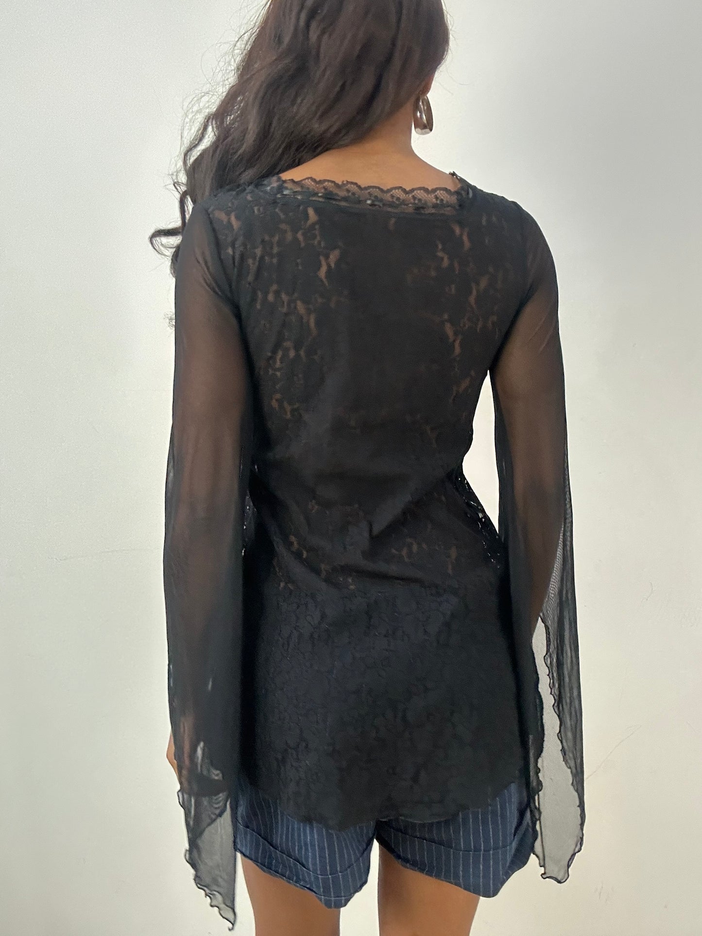 BEST PICKS | small black long sleeve top with floral lace detail