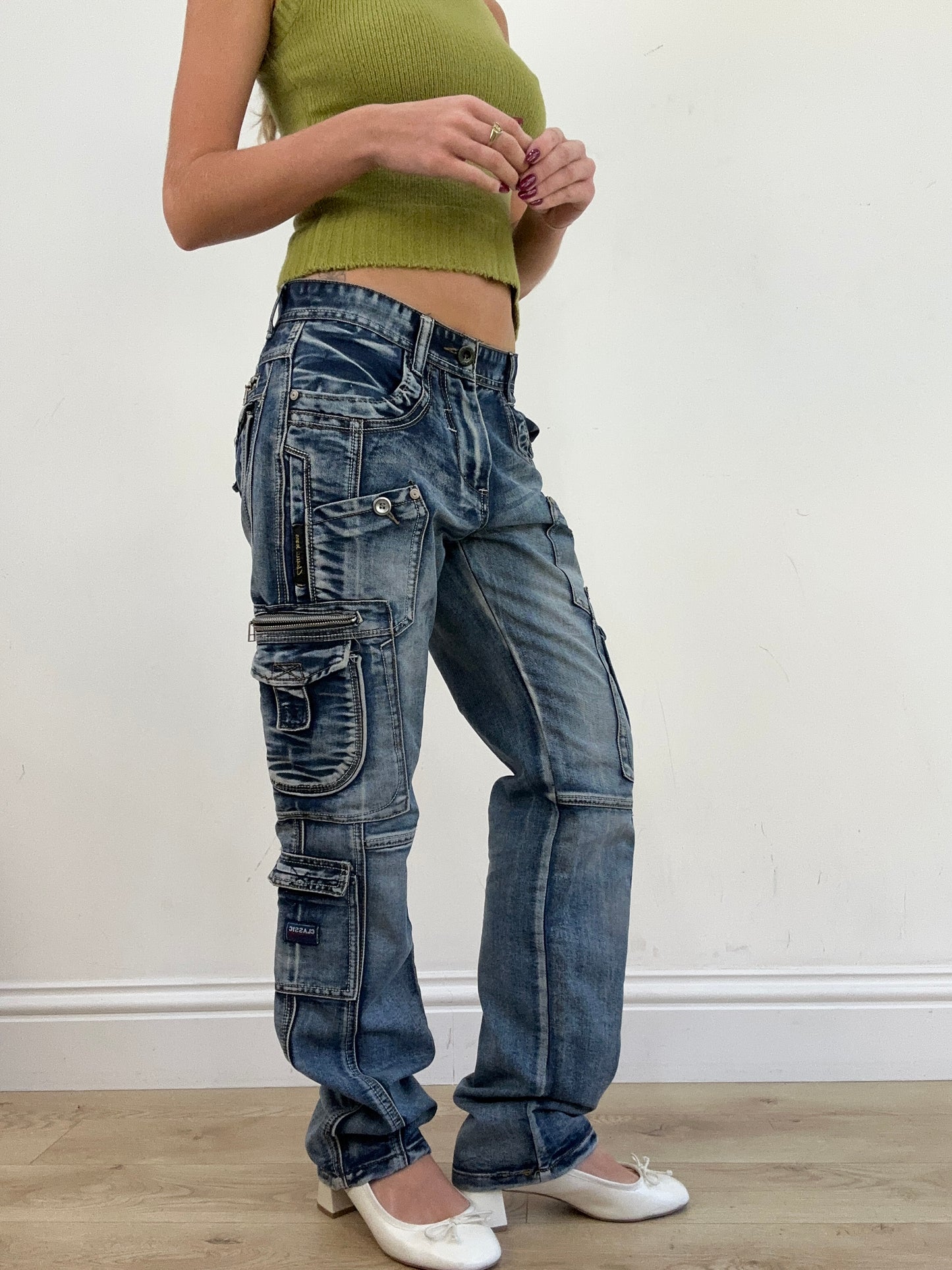 vintage edit thirteen | medium dark wash cargo style jeans