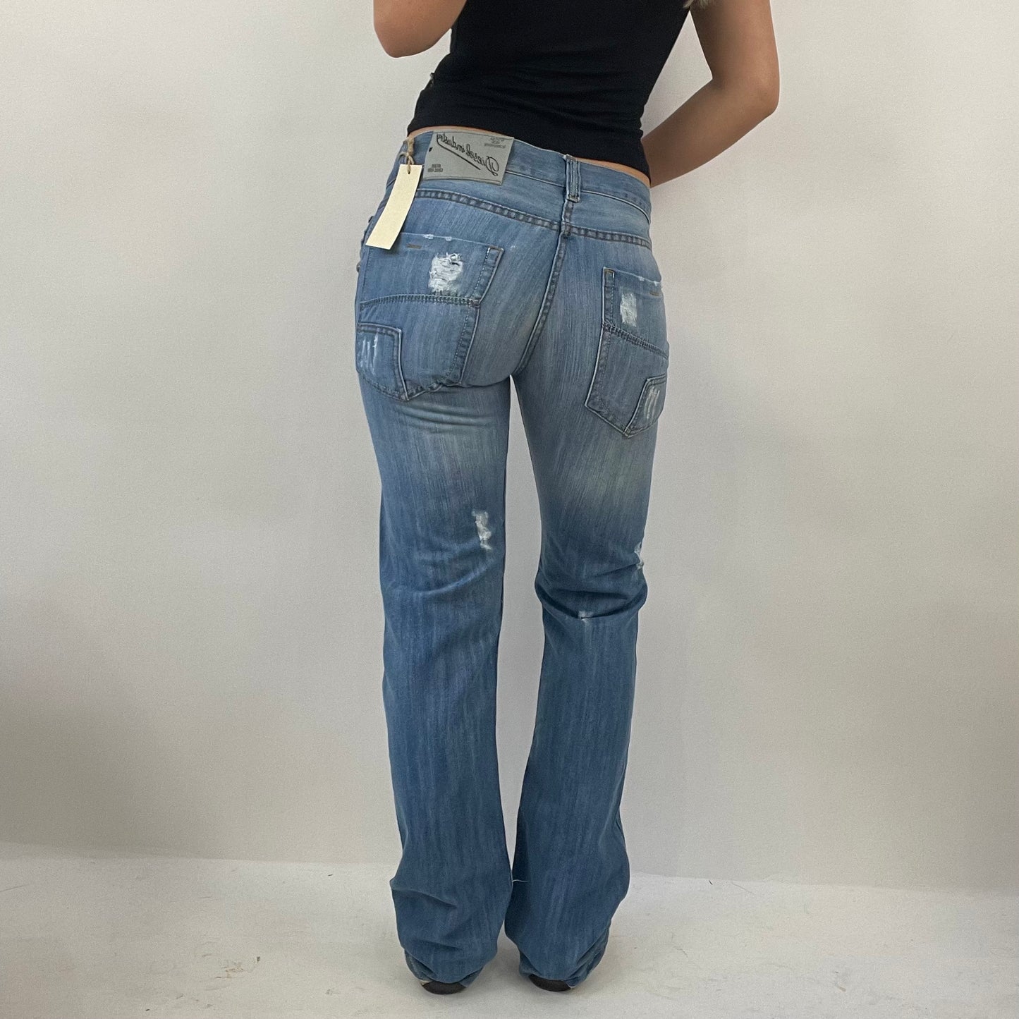 JEANS AND A NICE TOP DROP | small light blue distressed diesel jeans