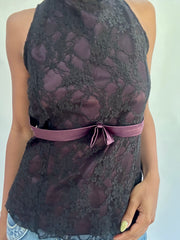 wag drop | pequeño top de cuello alto superpuesto de encaje negro