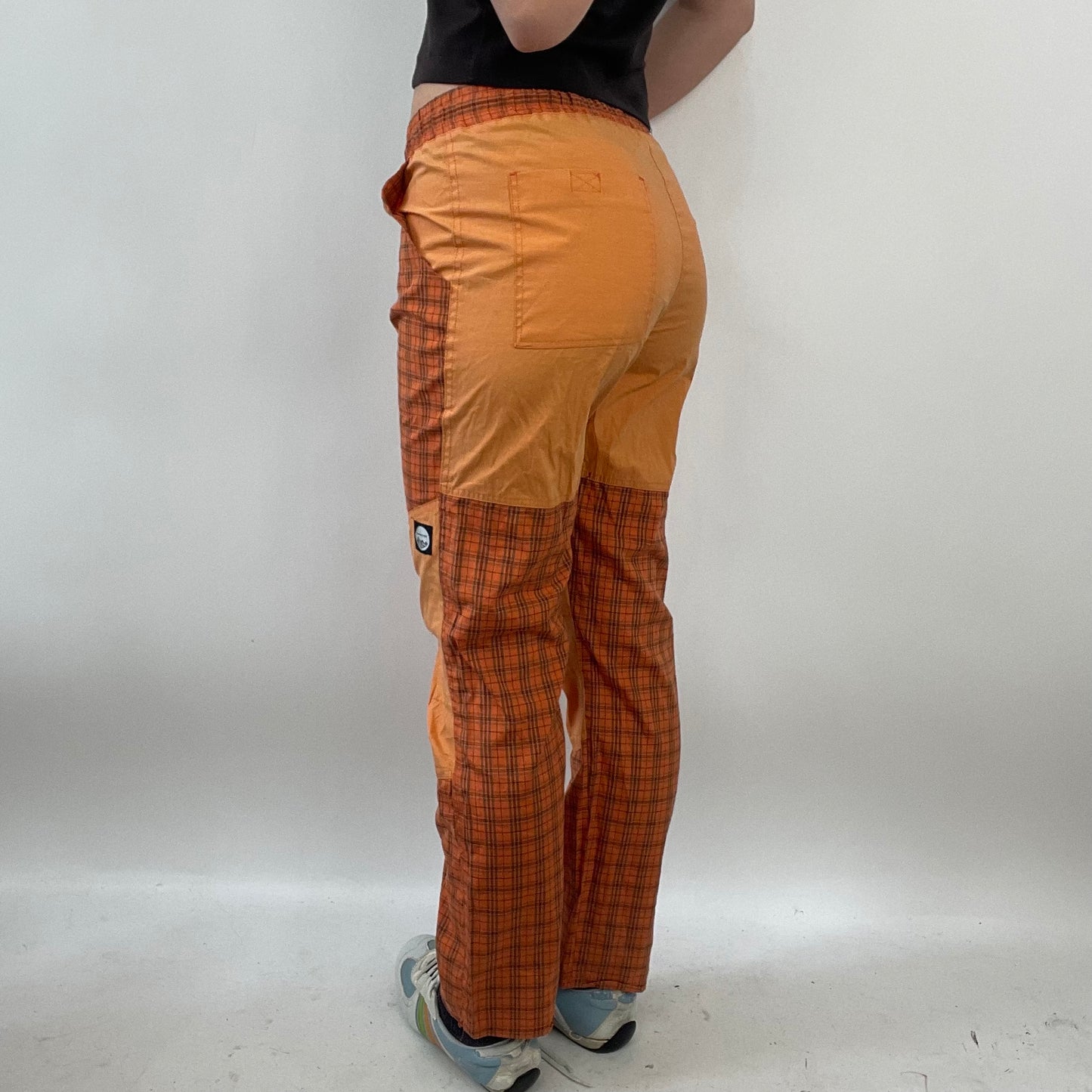 HIPPY CHIC DROP | small orange checked trousers with drawstring detail