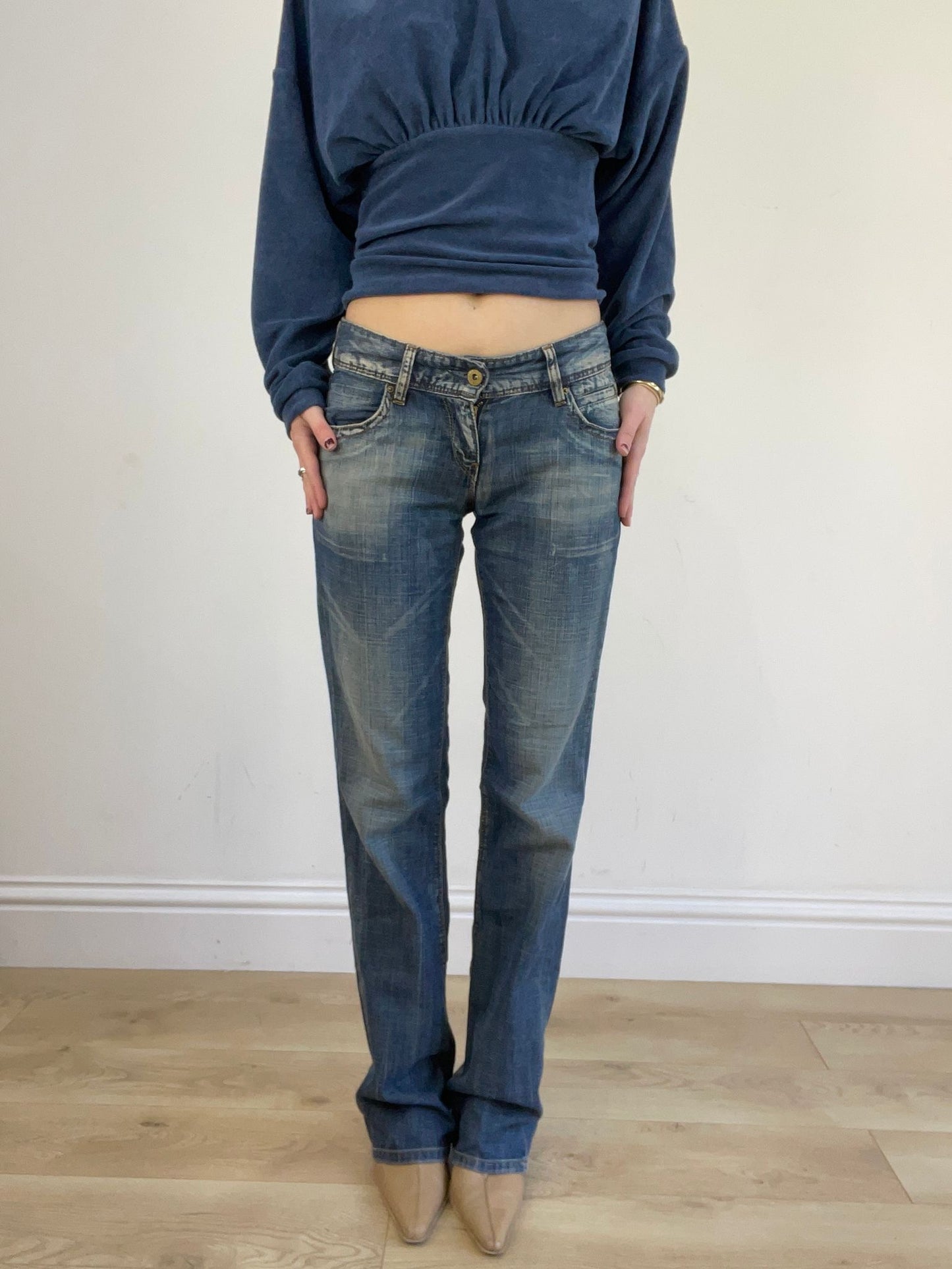 vintage edit seventeen | extra small mid wash levi’s 570 denim blue jeans