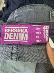 חצאית מדנים ⁨bershka⁩ וינטג׳ מיני – שחור – מידה ⁨m⁩ – ⁨best picks⁩