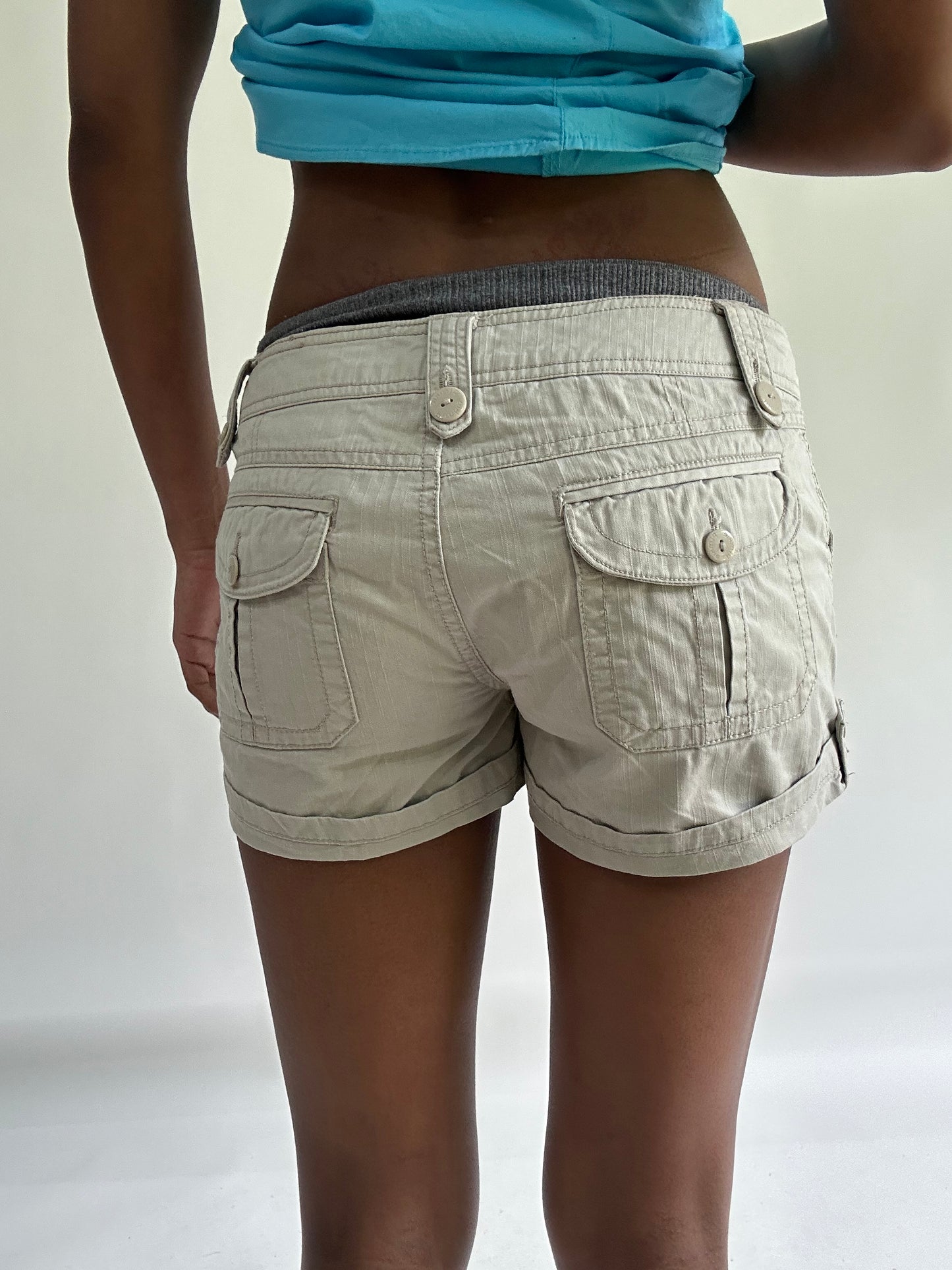 sailor drop | small beige pinkie mini shorts