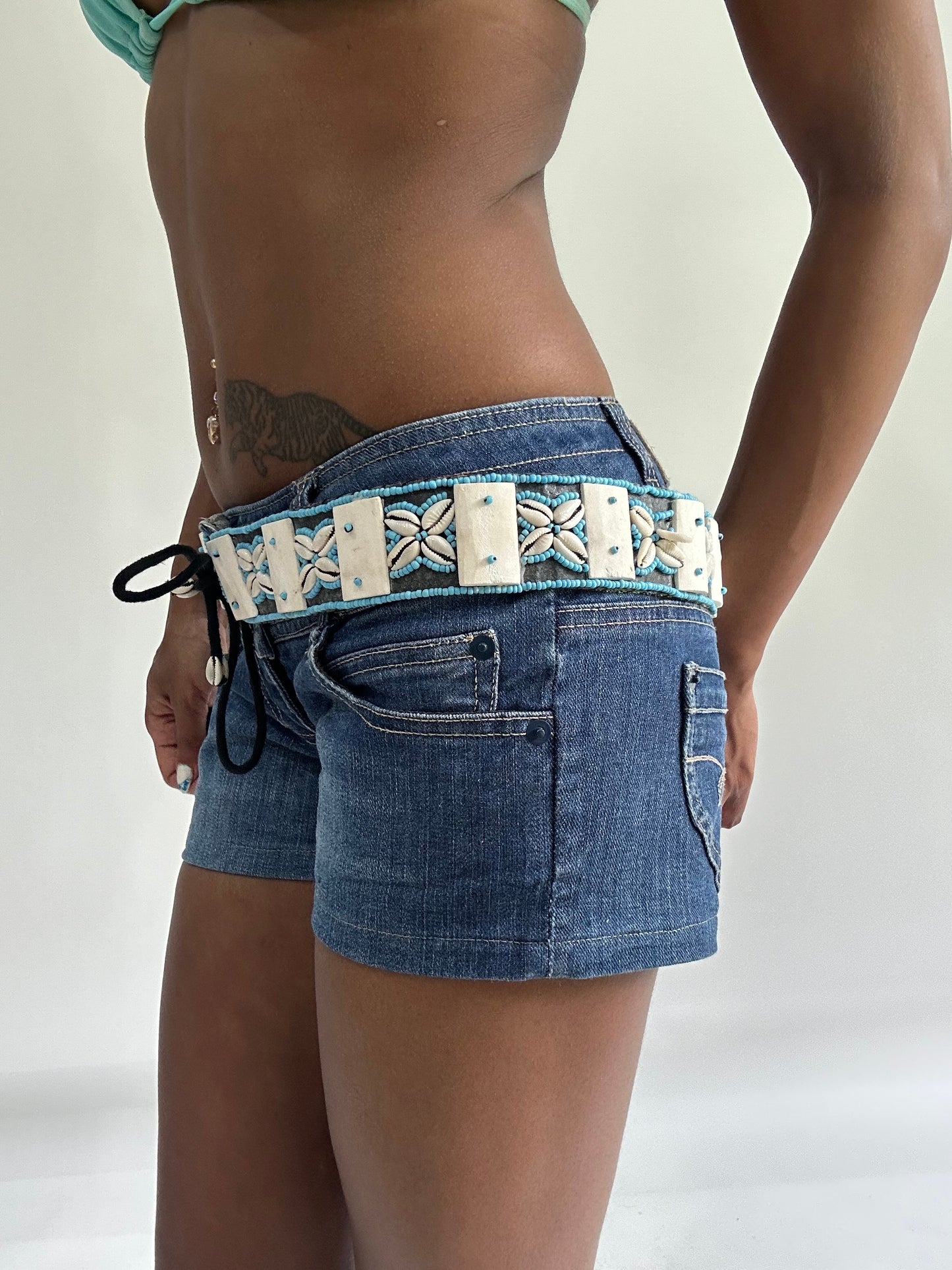 sailor drop | blue and white shell belt