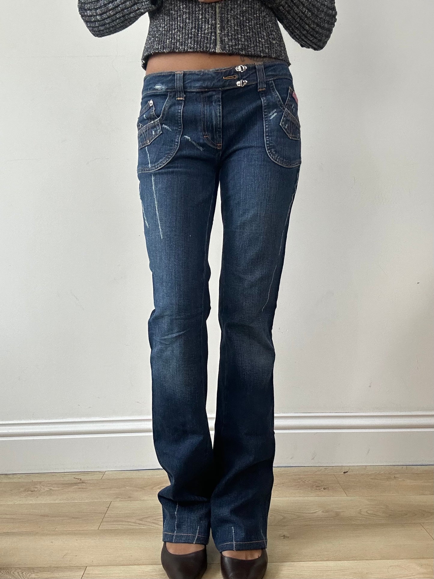 vintage edit fifteen | small blue denim distressed d&g style jeans with logo pocket