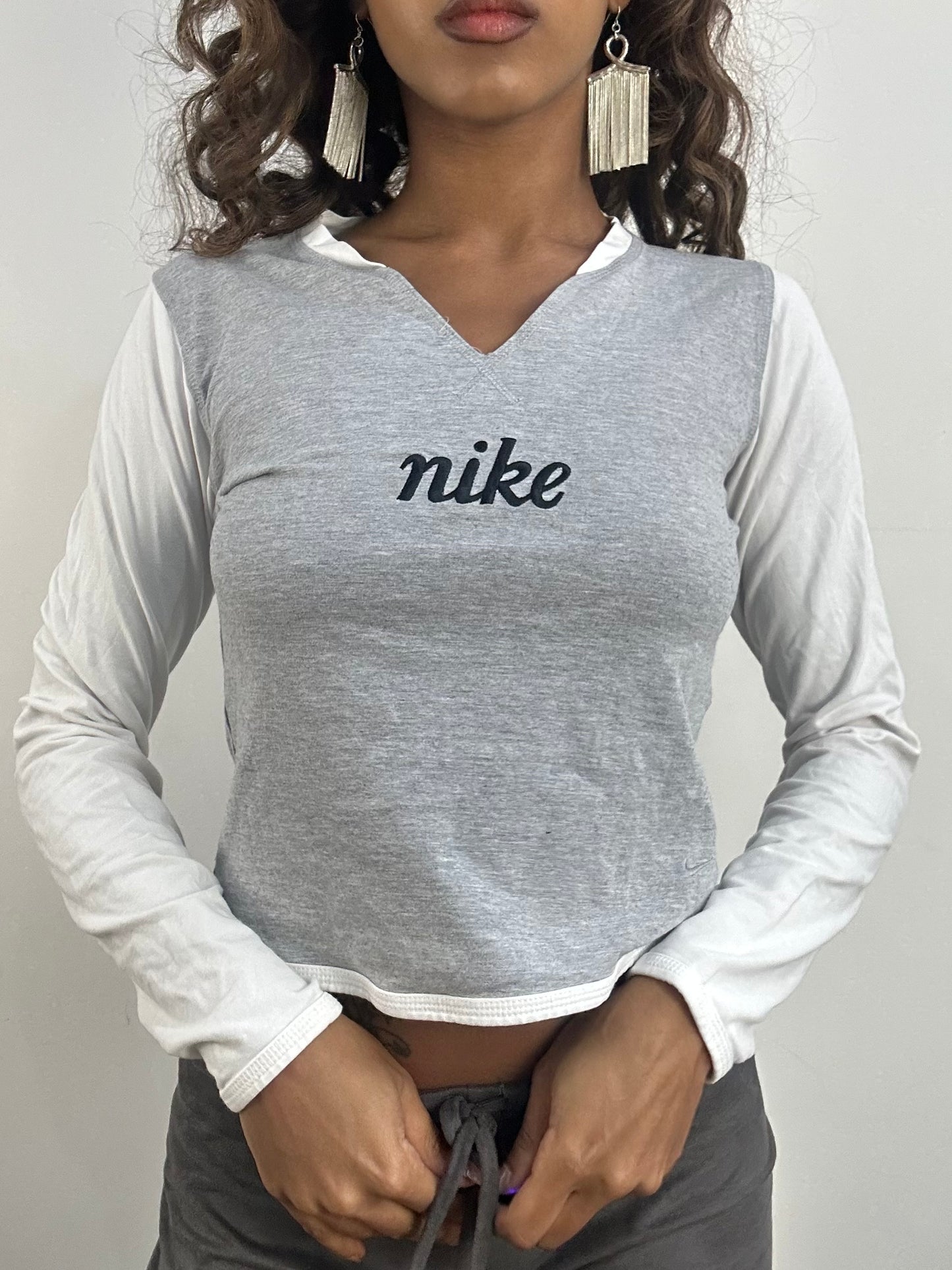 💻 athleisure edit | small grey nike long sleeve top