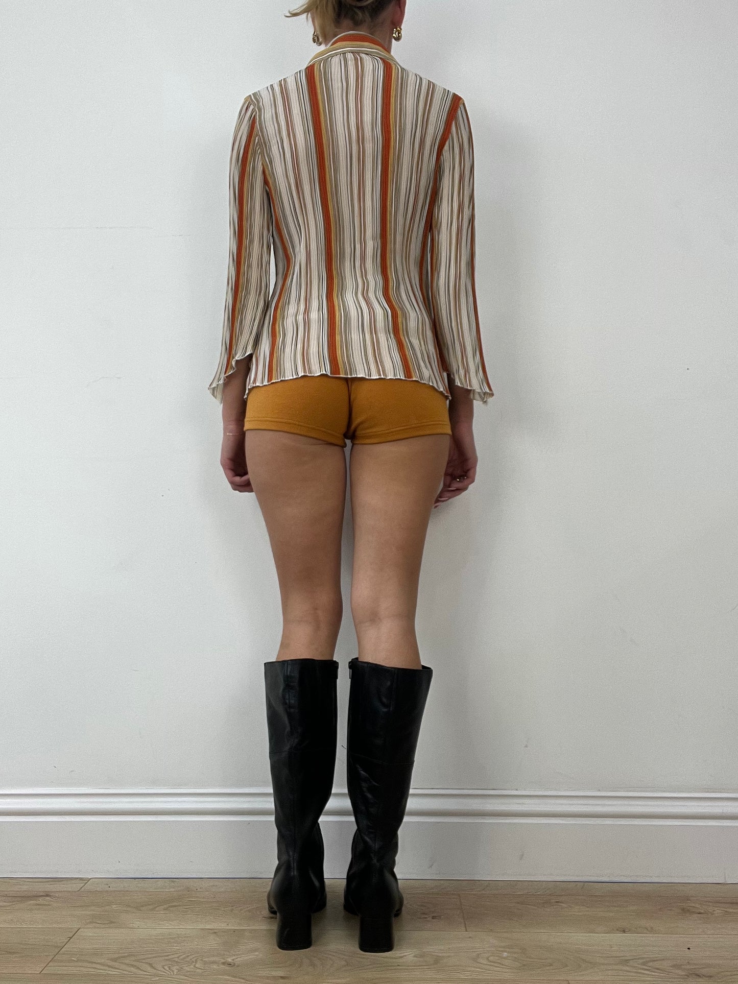 💻AUTUMN ESSENTIALS | medium orange striped long sleeved shirt