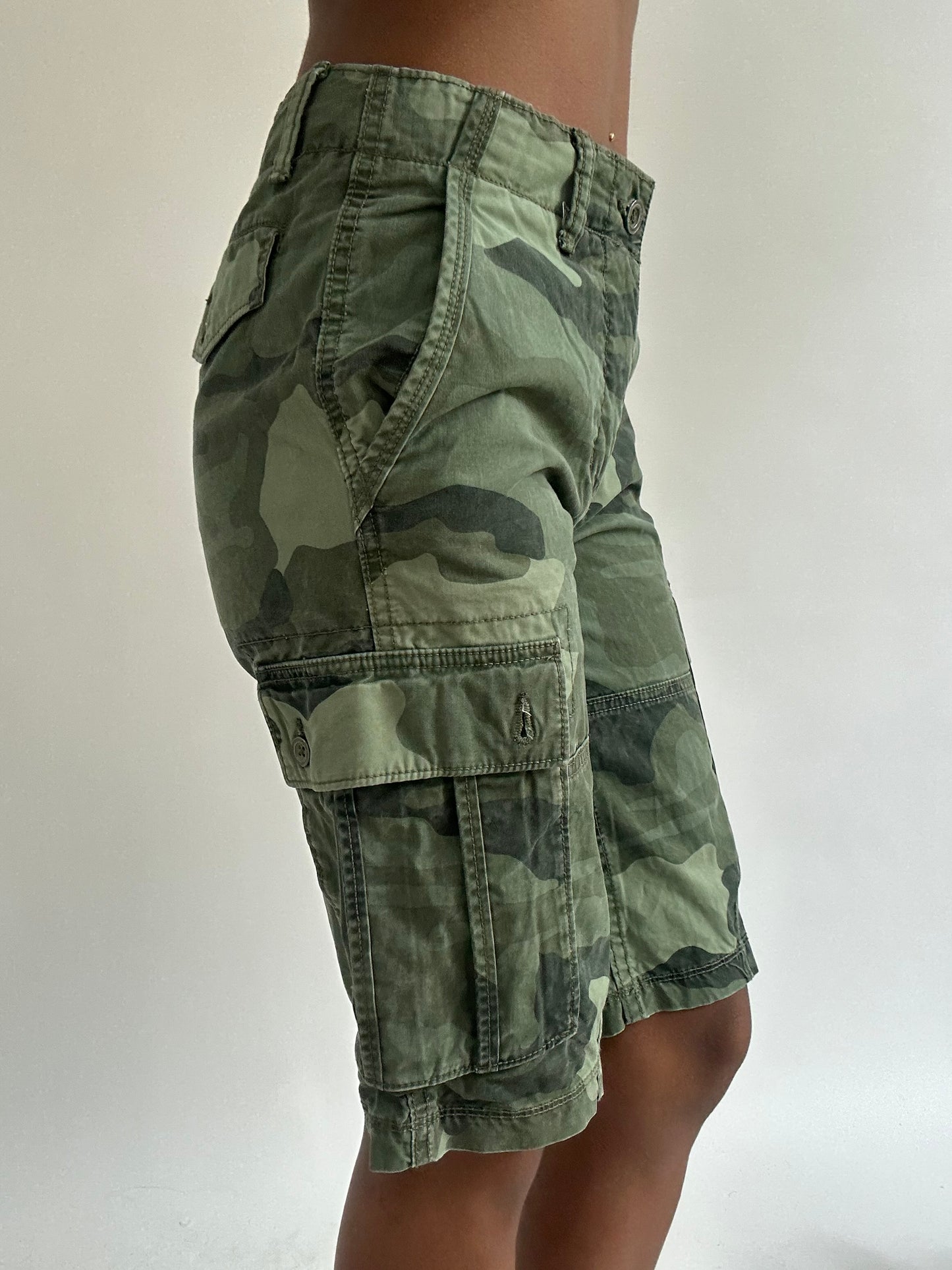 BEST PICKS | extra small green old gap camo cropped cargos