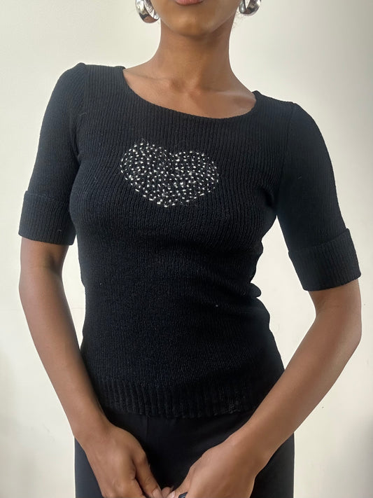 AUTUMN EDIT | small black knit short sleeve top with heart detail