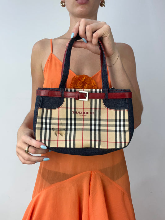 vintage edit thirty | beige and red burberry shoulder bag
