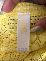 Beach Drop | kleiner gelber Häkel-Halterhals-Playsuit