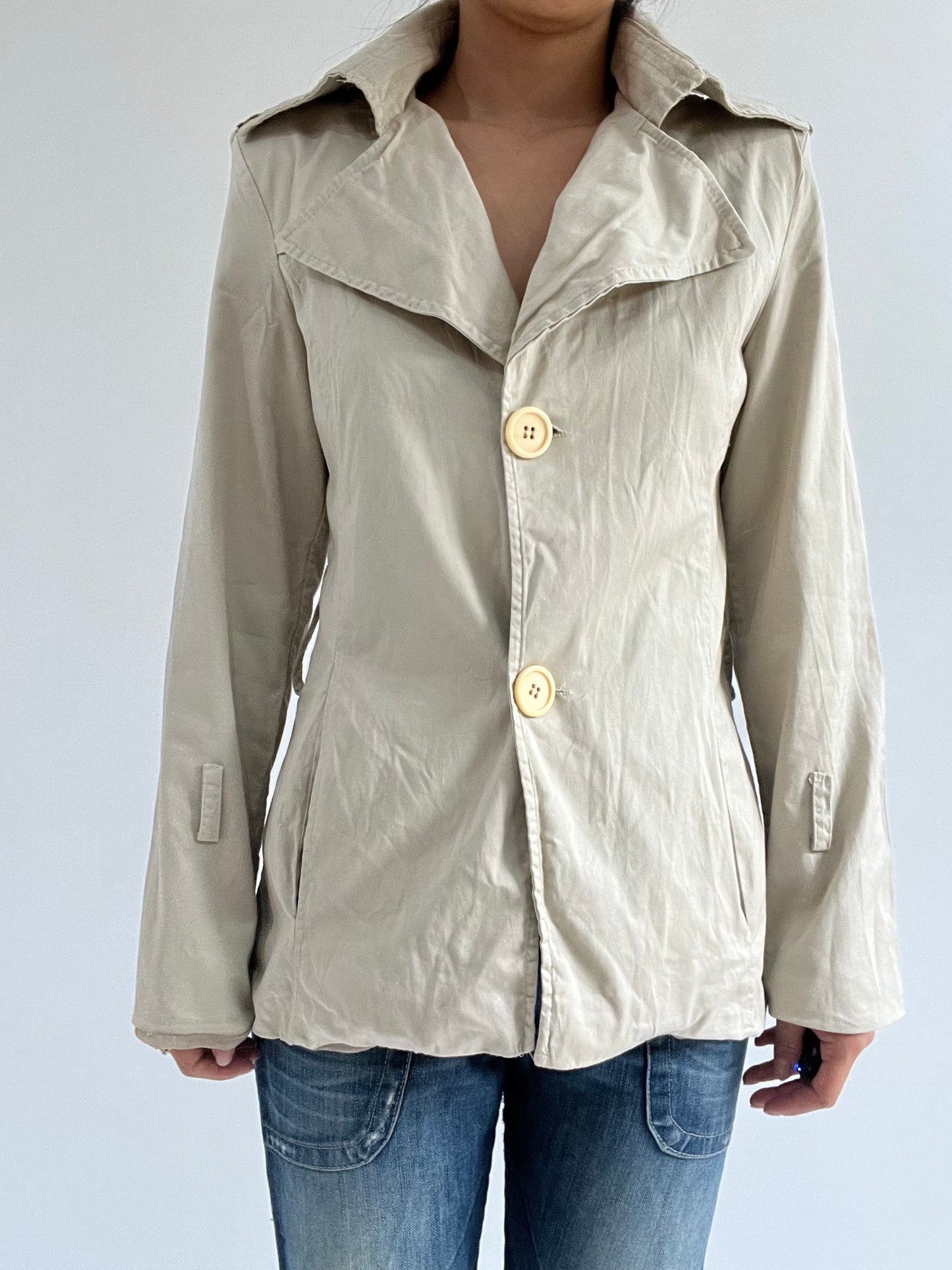 autumn picks | small beige trench coat