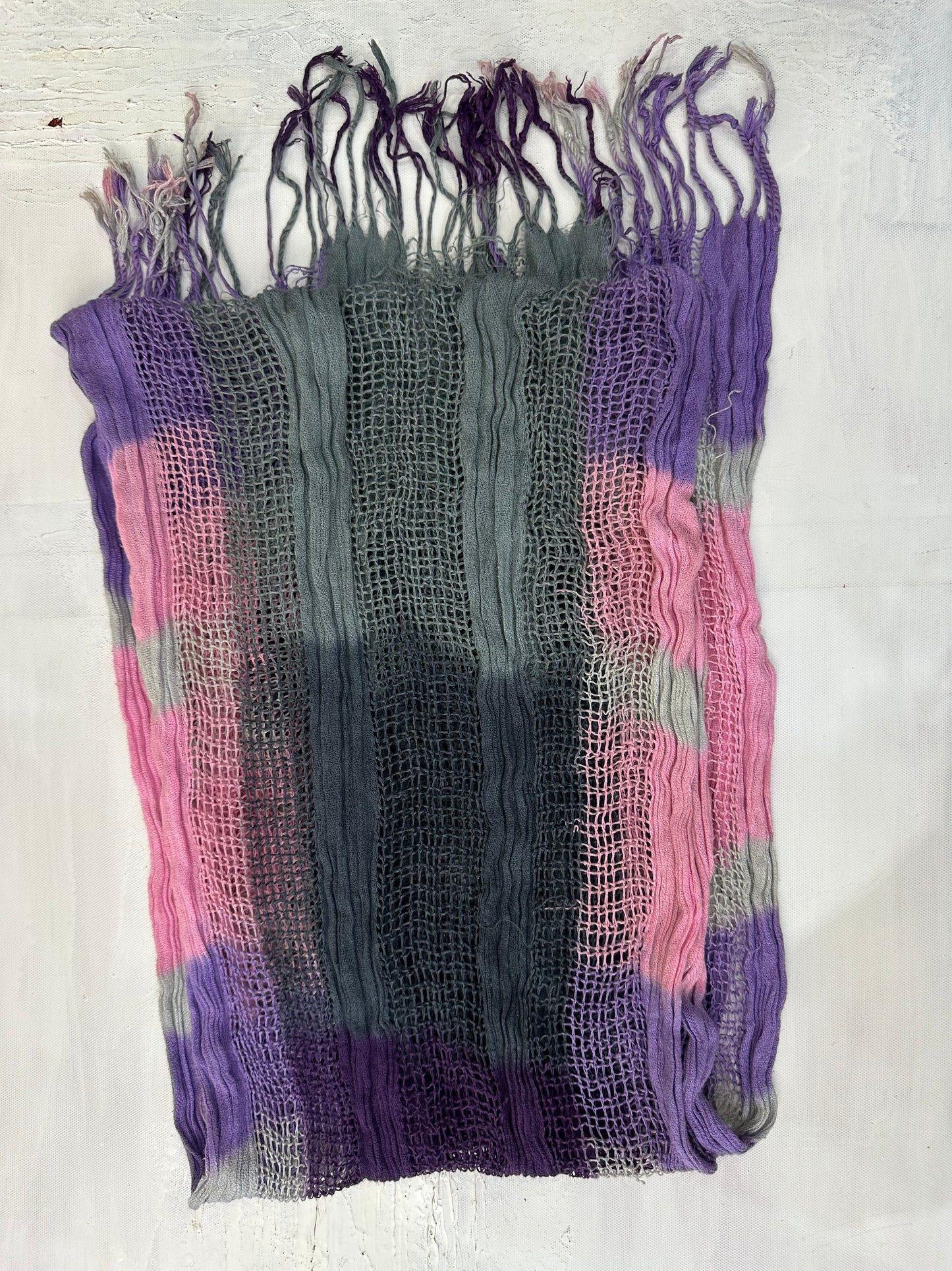 WINTER FAVOURITES | grey and pink scarf